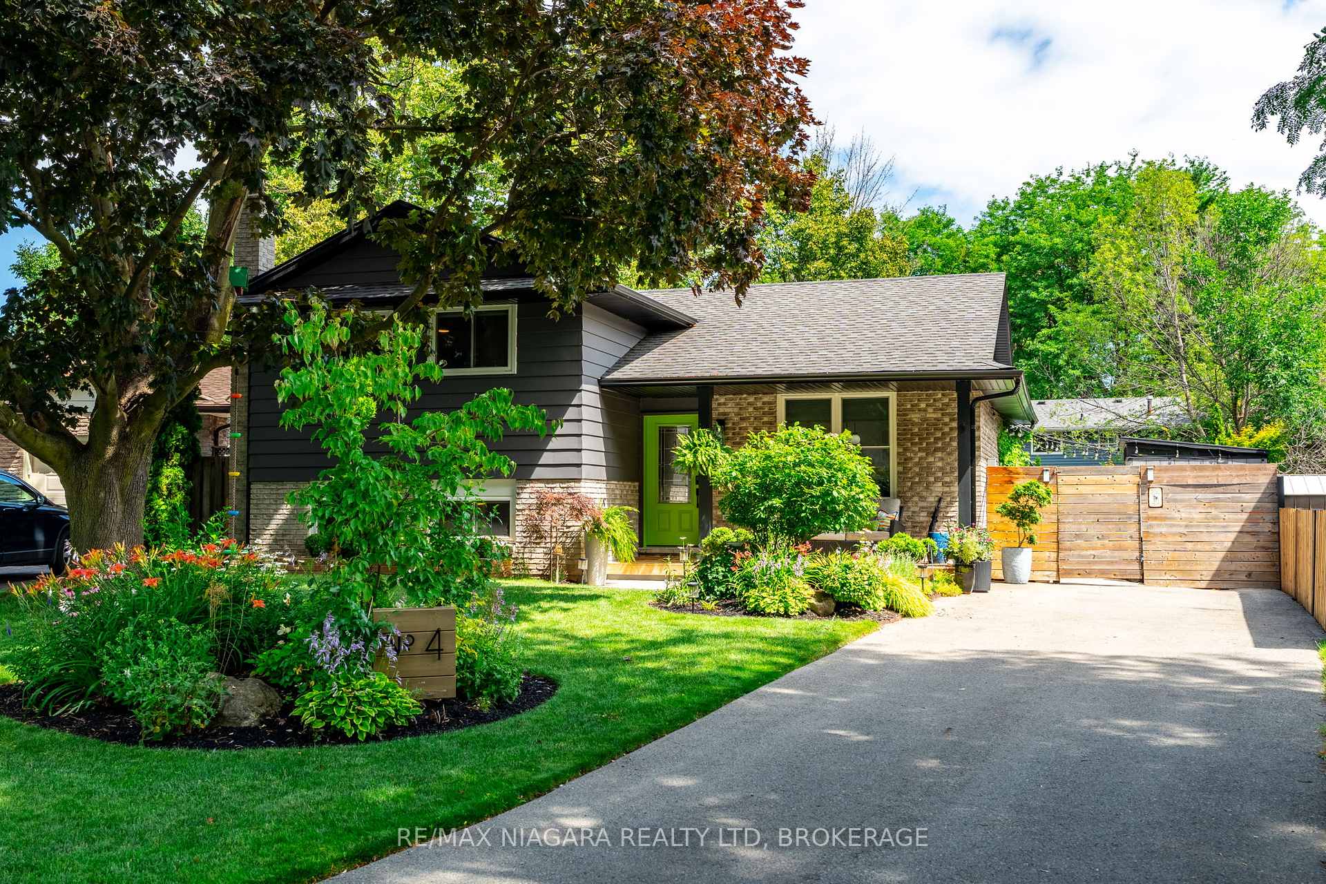 Photo 1 of 4 Rosemount Court, Grimsby, Grimsby Beach — HOMEH