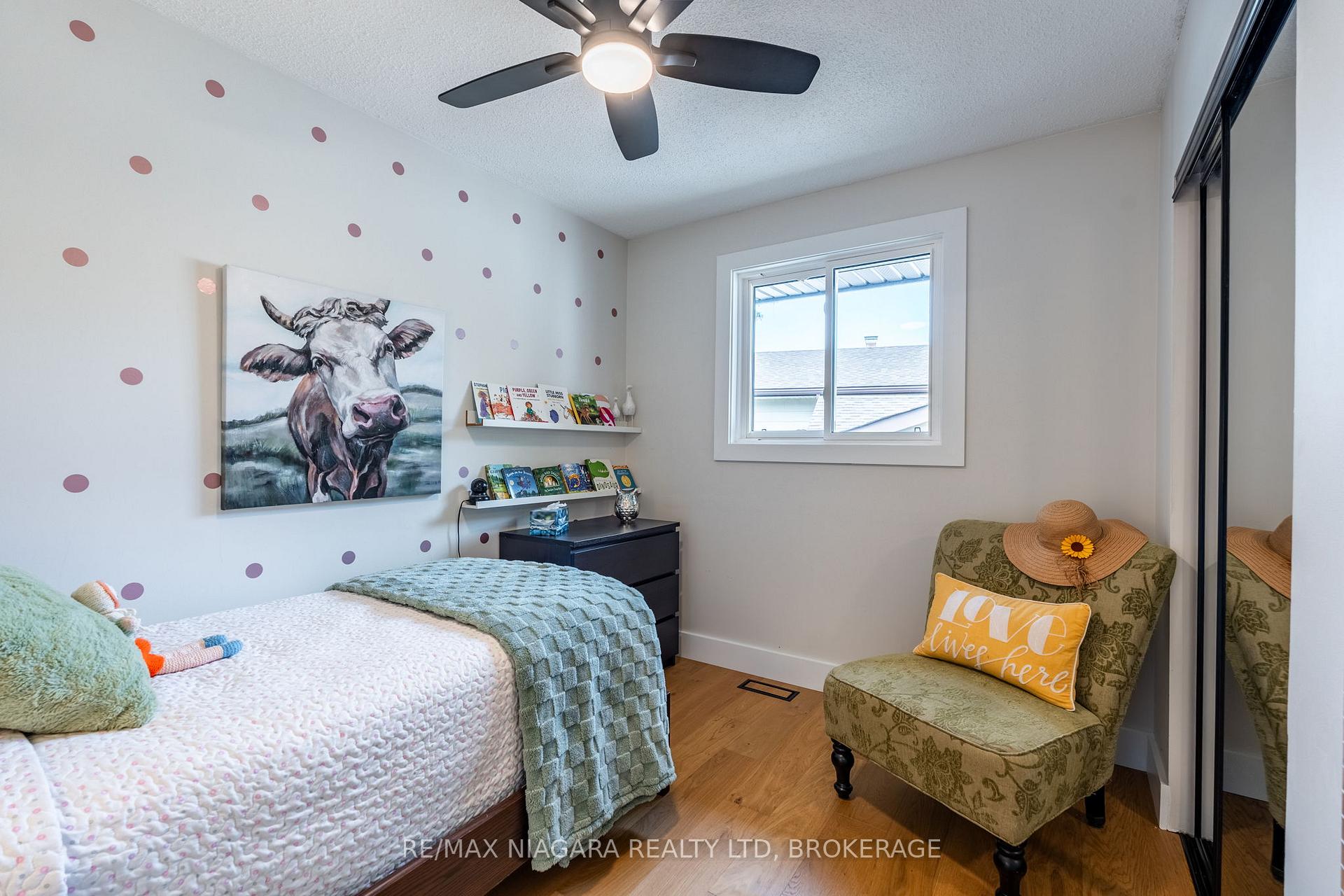 Photo 25 of 4 Rosemount Court, Grimsby, Grimsby Beach — HOMEH