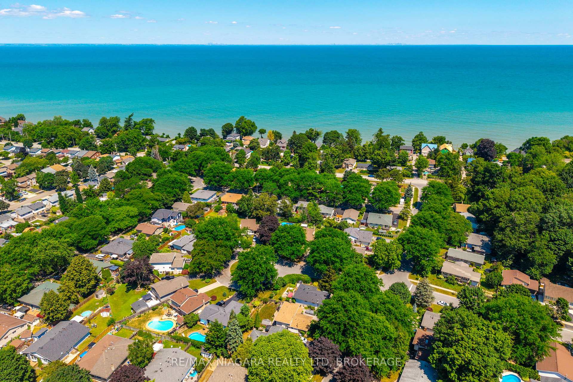 Photo 45 of 4 Rosemount Court, Grimsby, Grimsby Beach — HOMEH