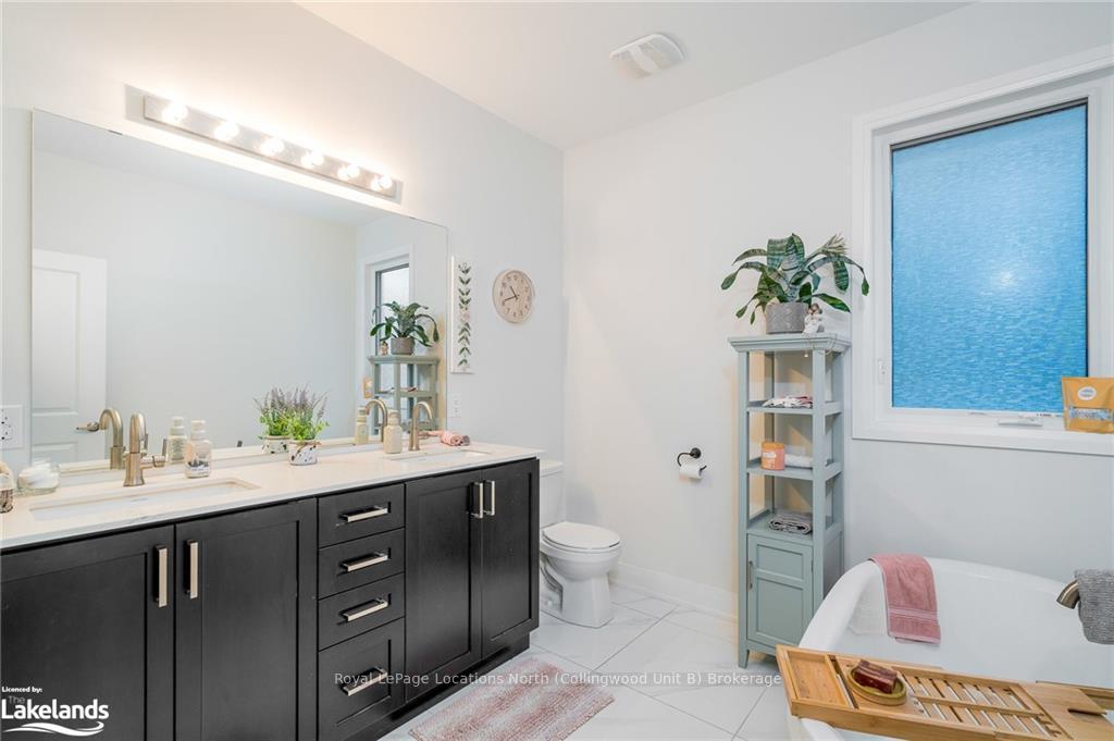 Photo 10 of 41 Tracey Lane, Collingwood — HOMEH