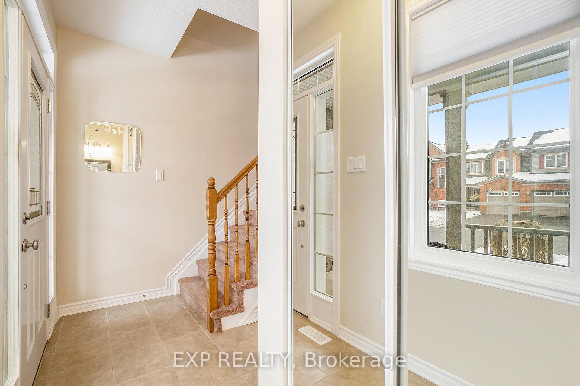 Photo 4 of 405 Meadowhawk Crescent, Ottawa, Barrhaven - Half Moon Bay — HOMEH