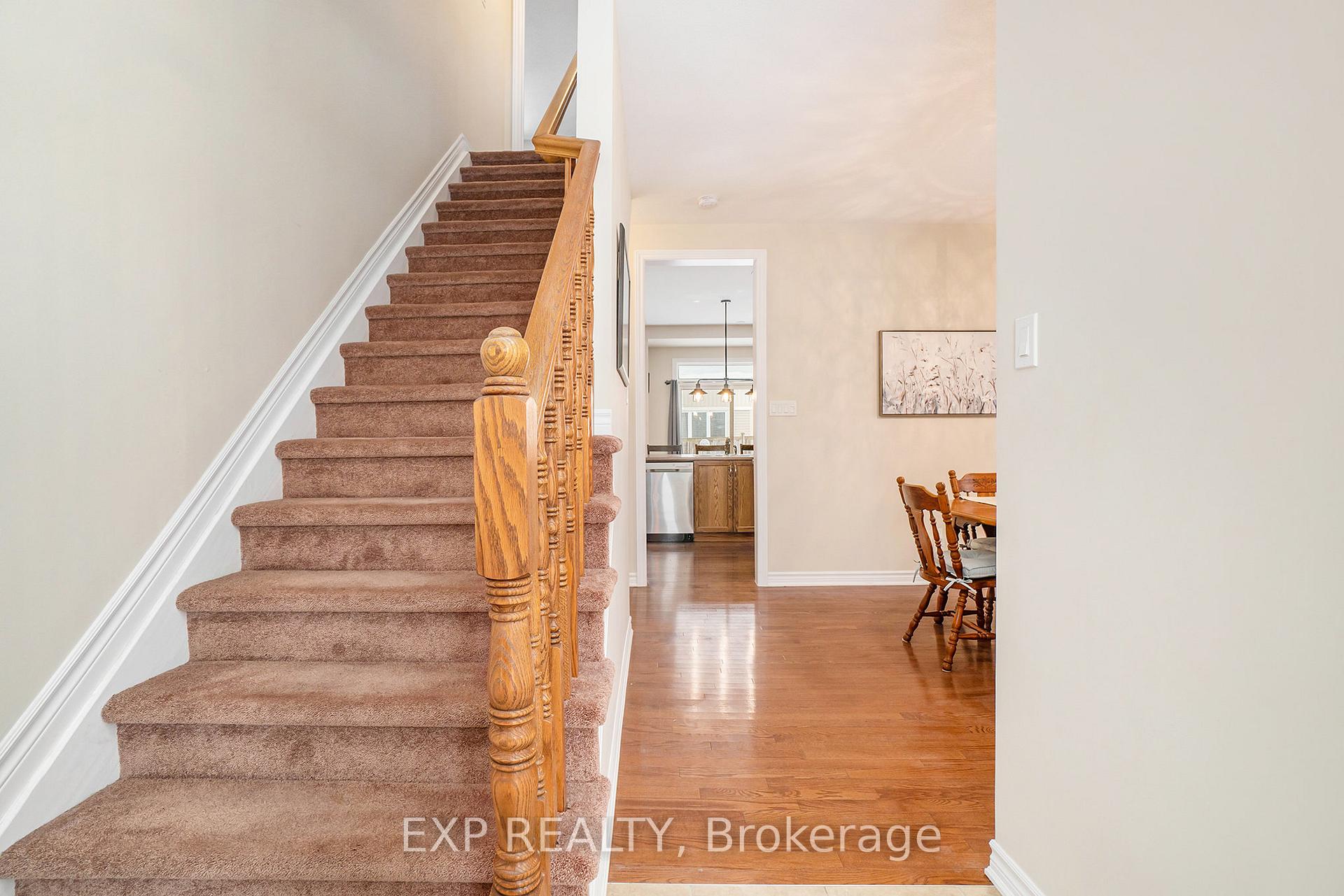 Photo 5 of 405 Meadowhawk Crescent, Ottawa, Barrhaven - Half Moon Bay — HOMEH