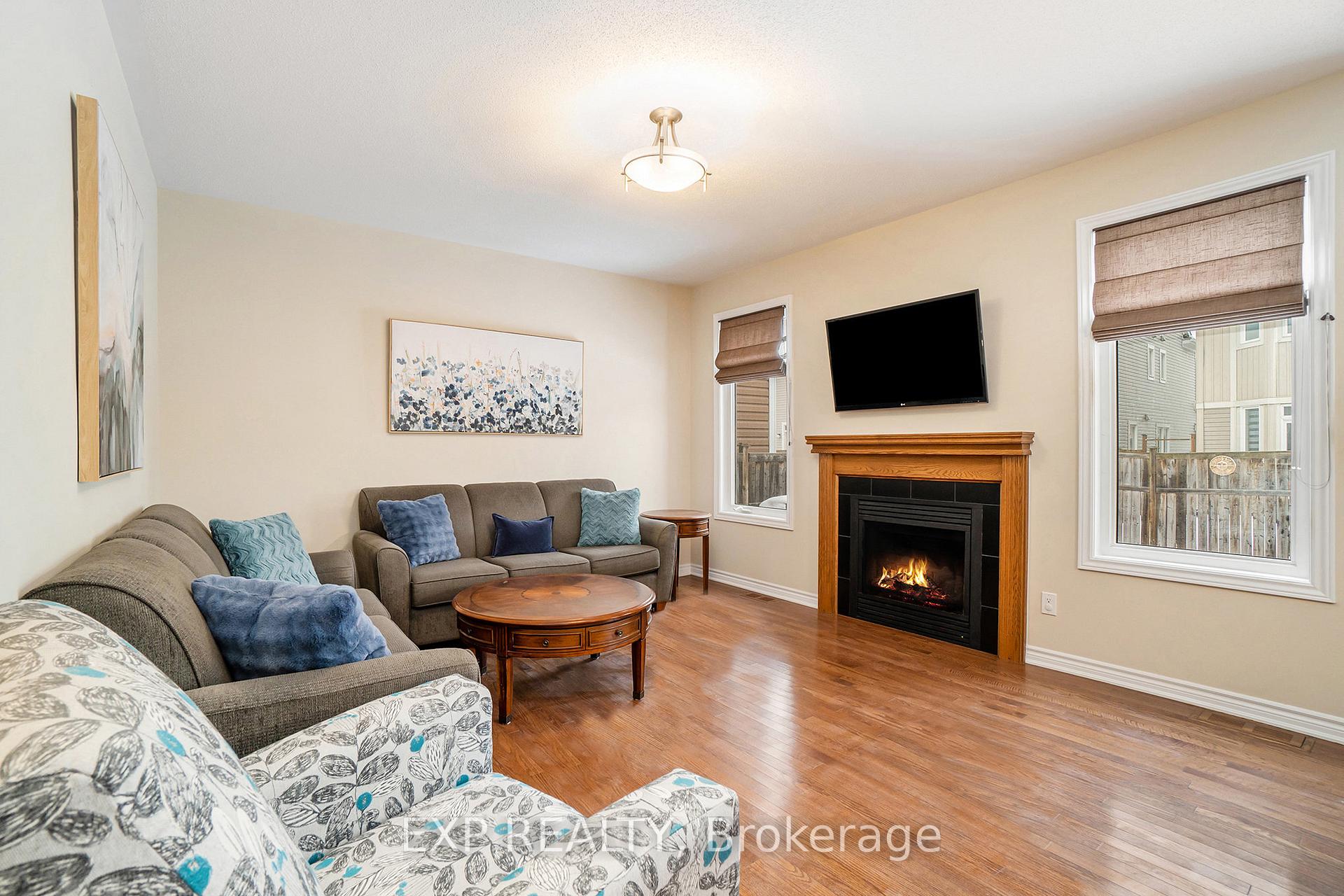 Photo 6 of 405 Meadowhawk Crescent, Ottawa, Barrhaven - Half Moon Bay — HOMEH