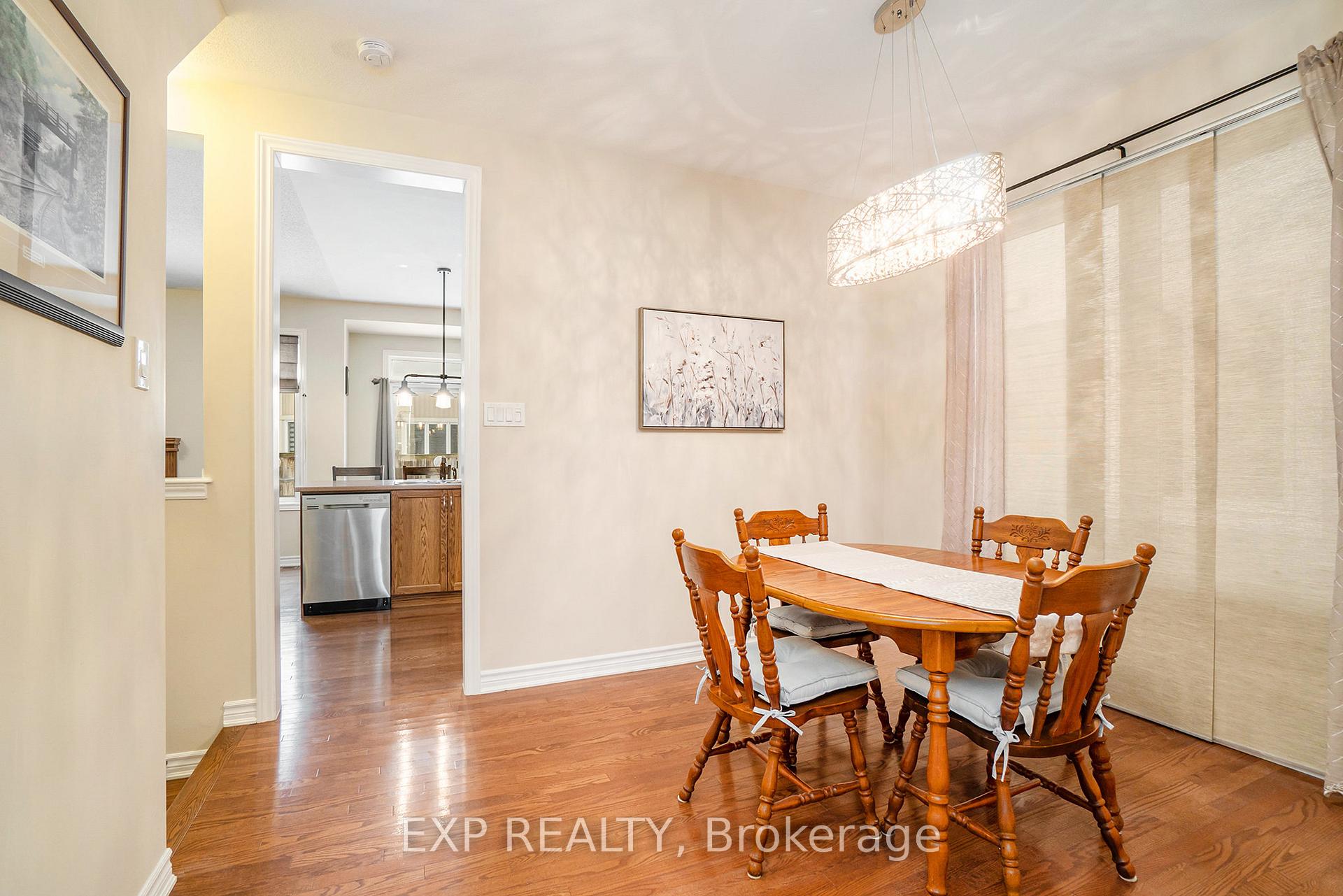 Photo 8 of 405 Meadowhawk Crescent, Ottawa, Barrhaven - Half Moon Bay — HOMEH