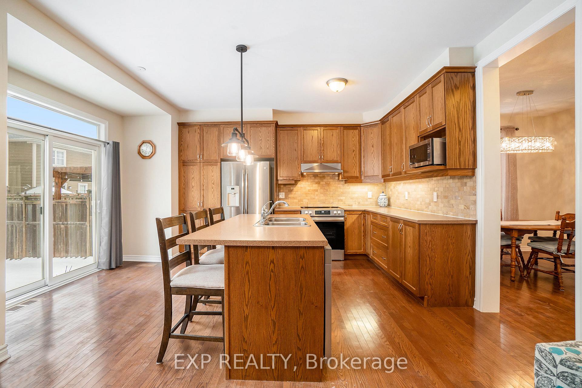 Photo 13 of 405 Meadowhawk Crescent, Ottawa, Barrhaven - Half Moon Bay — HOMEH