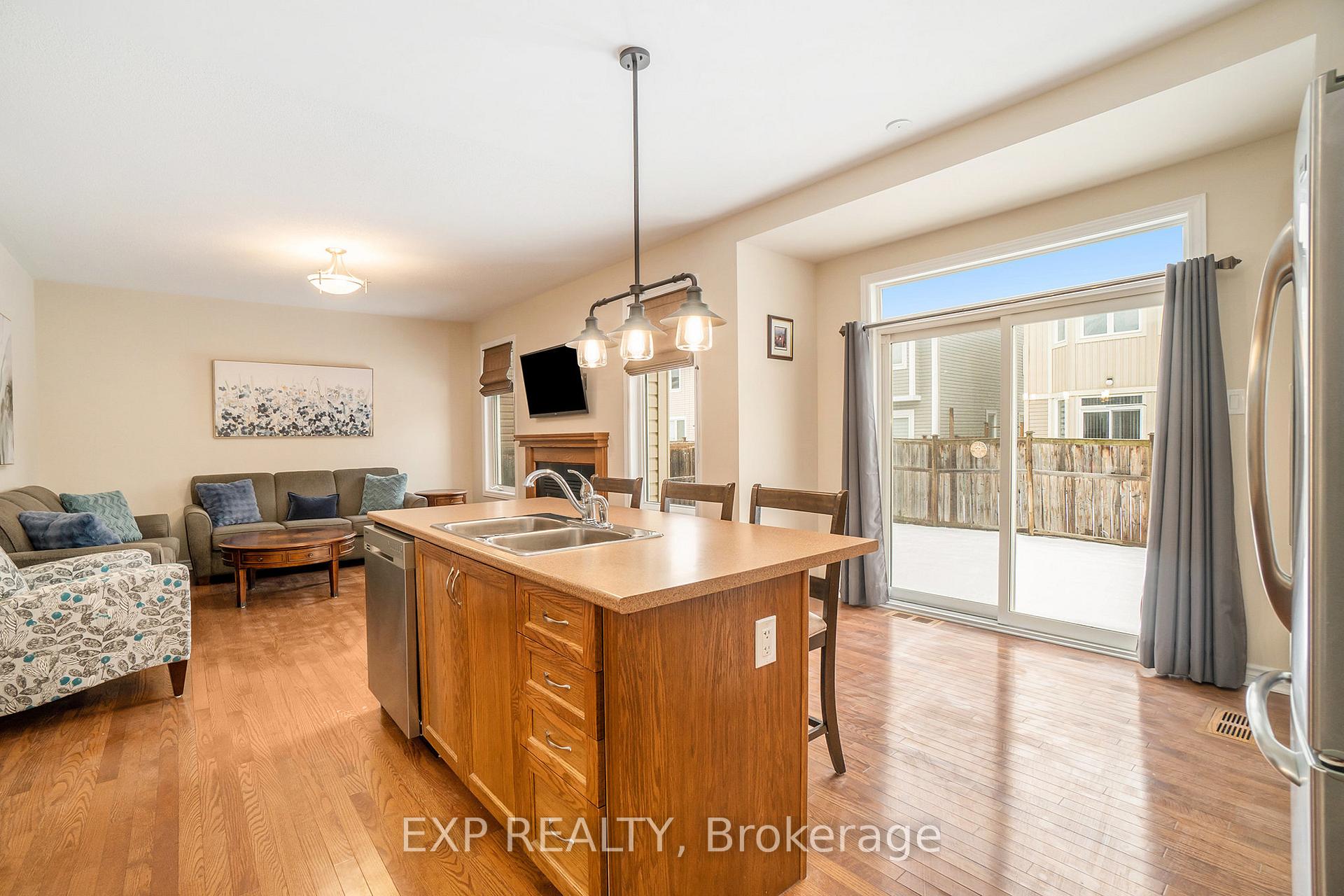 Photo 16 of 405 Meadowhawk Crescent, Ottawa, Barrhaven - Half Moon Bay — HOMEH