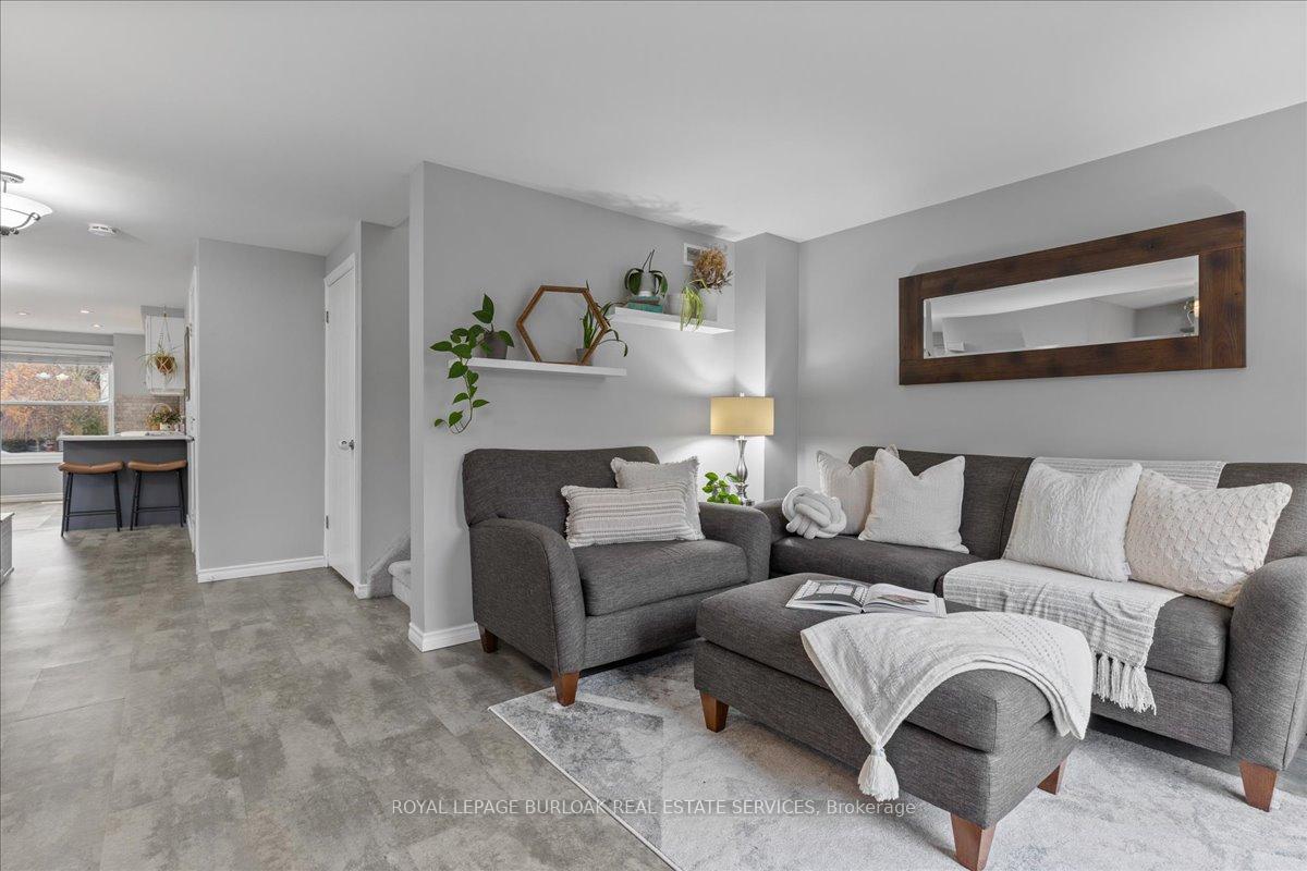 Photo 10 of 98 Grandridge Crescent, Guelph, Willow West/Sugarbush/West Acres — HOMEH