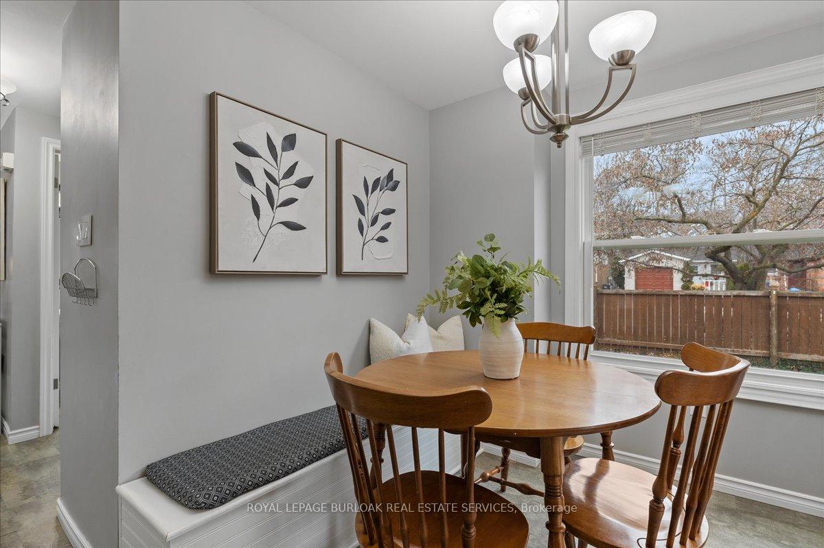 Photo 13 of 98 Grandridge Crescent, Guelph, Willow West/Sugarbush/West Acres — HOMEH