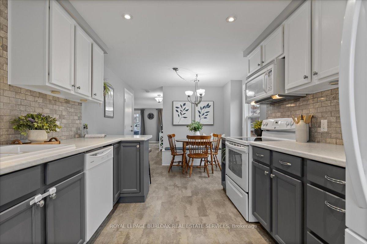 Photo 15 of 98 Grandridge Crescent, Guelph, Willow West/Sugarbush/West Acres — HOMEH