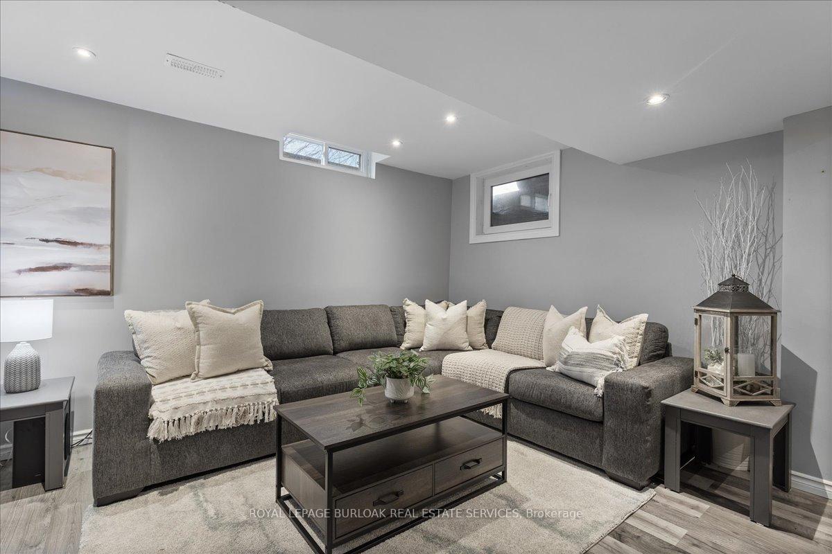 Photo 32 of 98 Grandridge Crescent, Guelph, Willow West/Sugarbush/West Acres — HOMEH