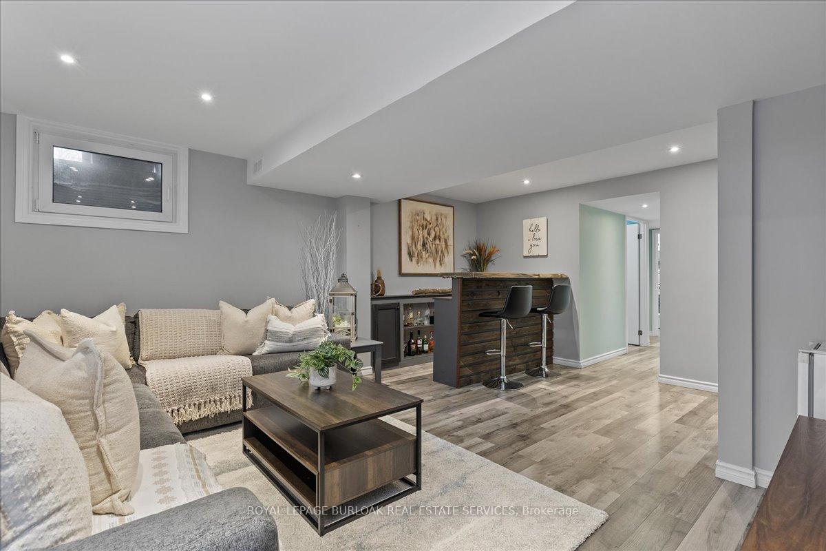 Photo 33 of 98 Grandridge Crescent, Guelph, Willow West/Sugarbush/West Acres — HOMEH