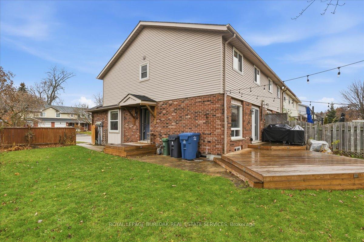 Photo 38 of 98 Grandridge Crescent, Guelph, Willow West/Sugarbush/West Acres — HOMEH