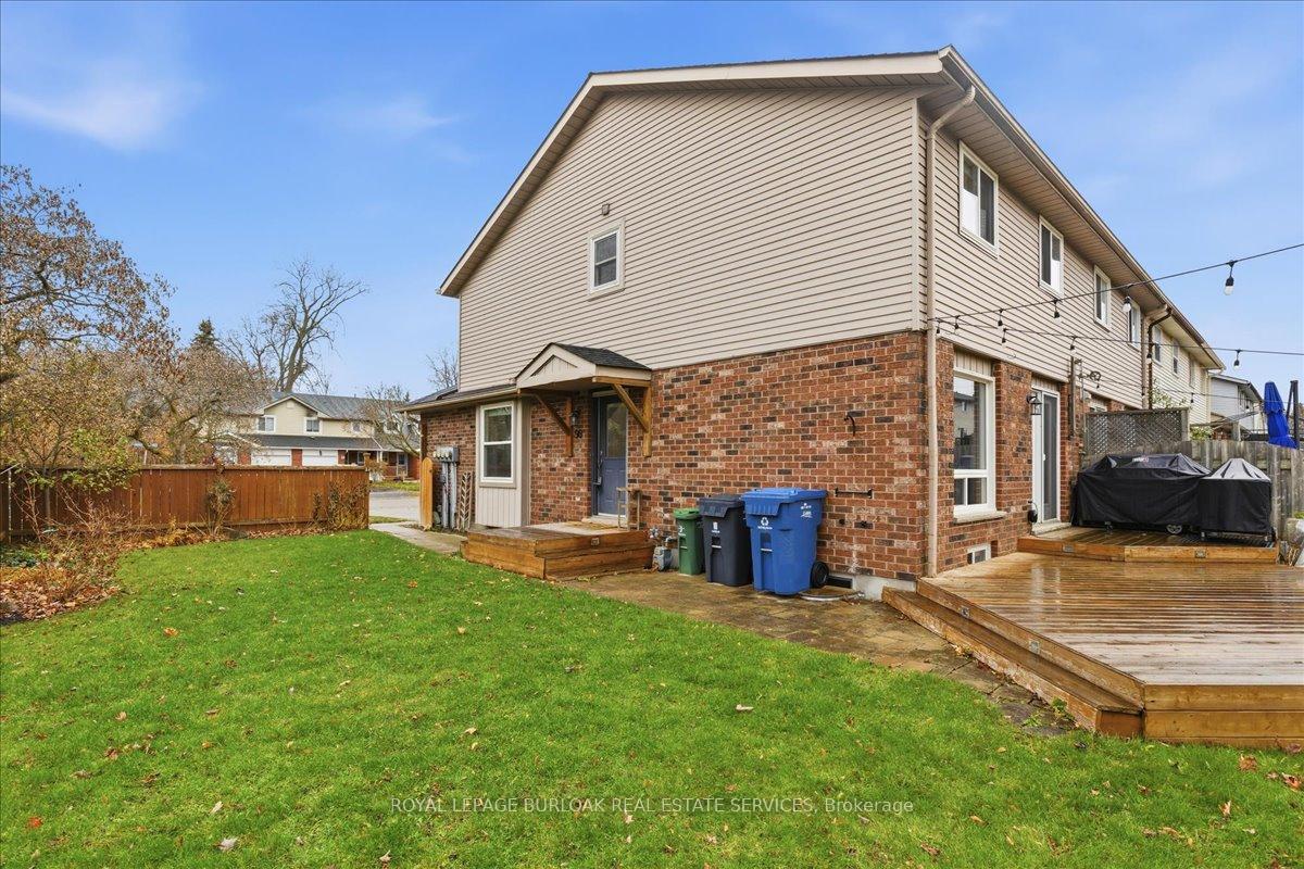 Photo 44 of 98 Grandridge Crescent, Guelph, Willow West/Sugarbush/West Acres — HOMEH