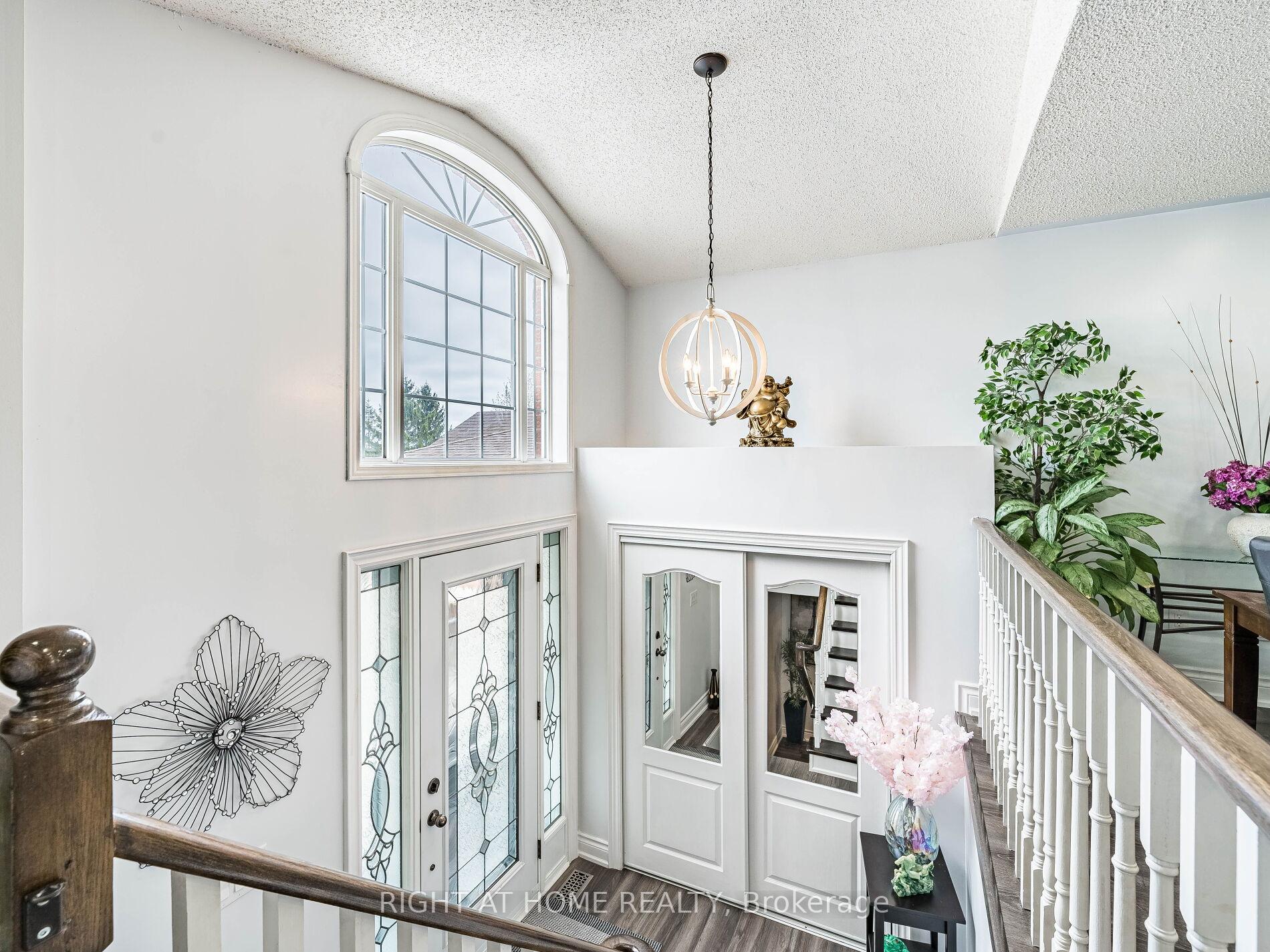 Photo 10 of 28 West Side Drive, Clarington, Bowmanville — HOMEH