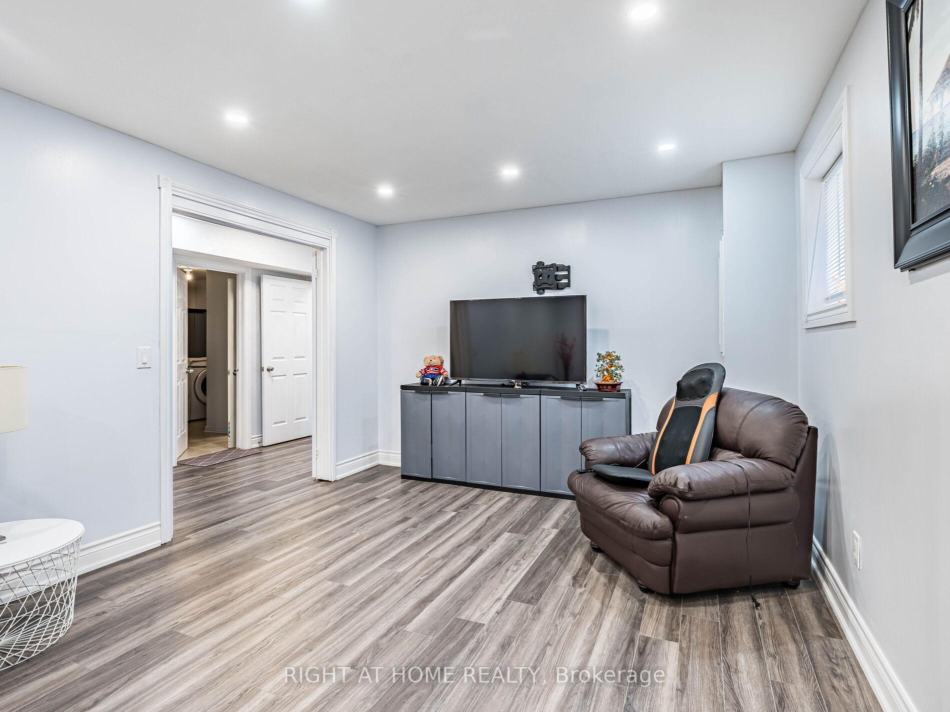Photo 29 of 28 West Side Drive, Clarington, Bowmanville — HOMEH