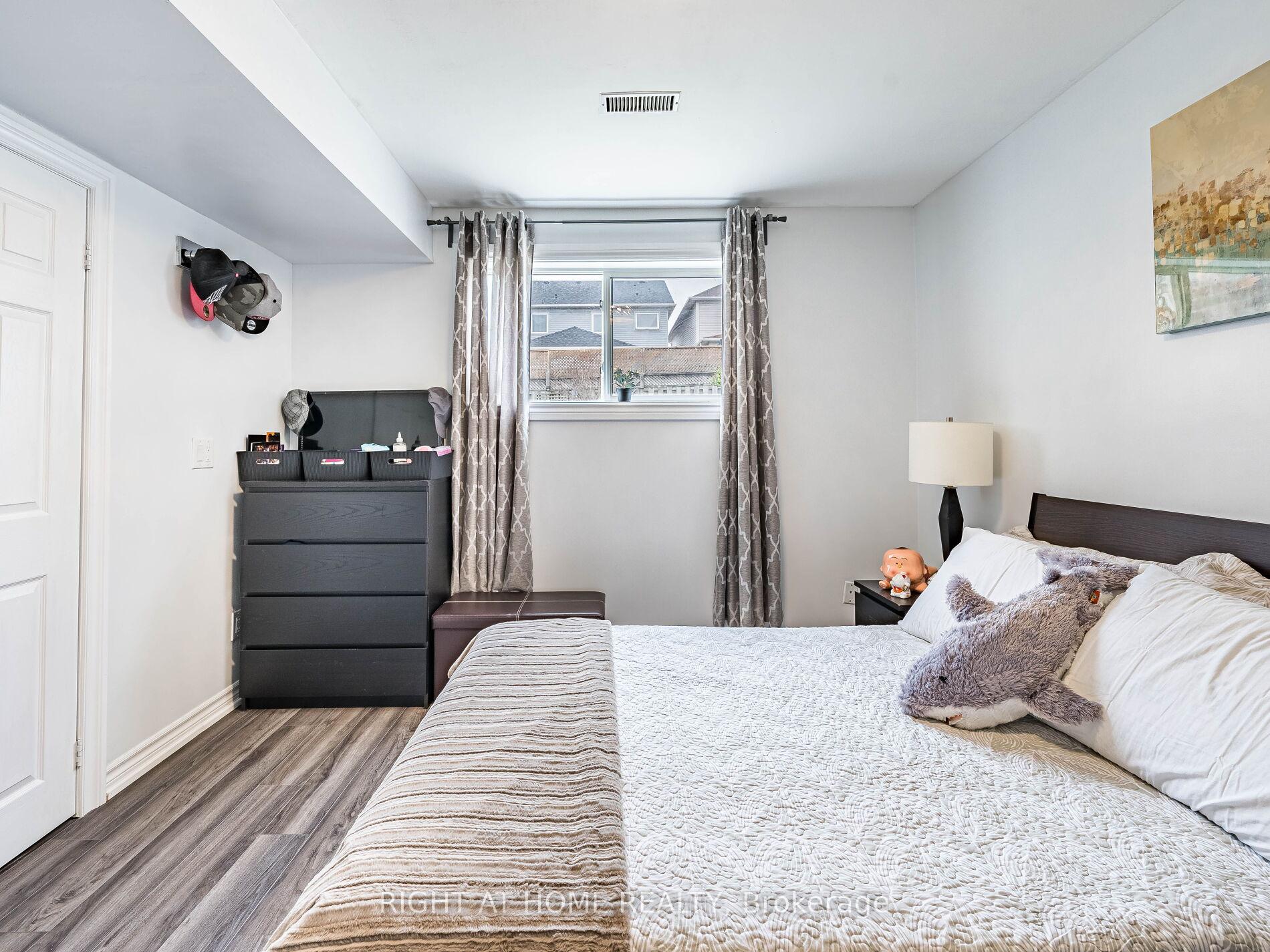 Photo 33 of 28 West Side Drive, Clarington, Bowmanville — HOMEH