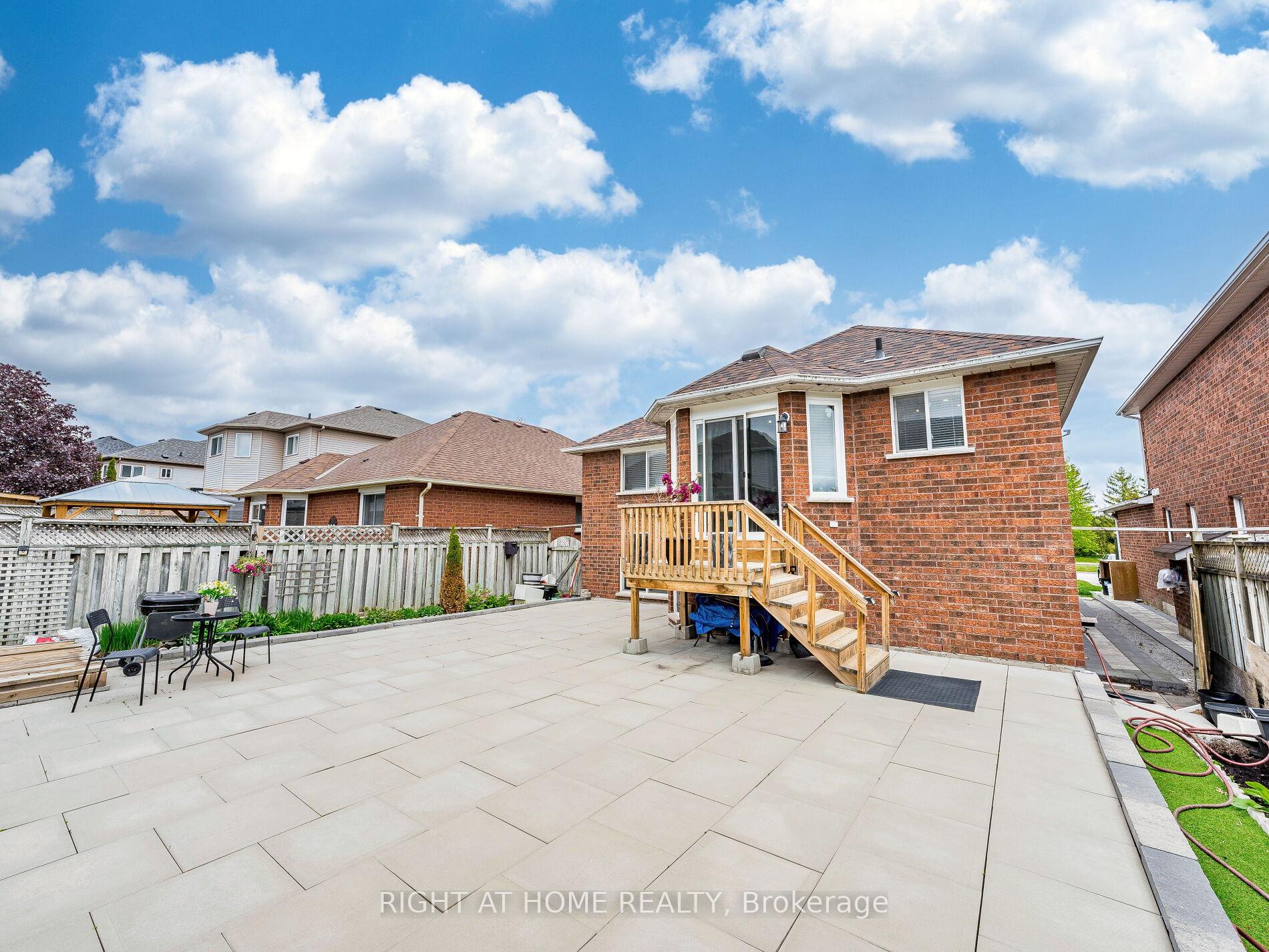 Photo 41 of 28 West Side Drive, Clarington, Bowmanville — HOMEH
