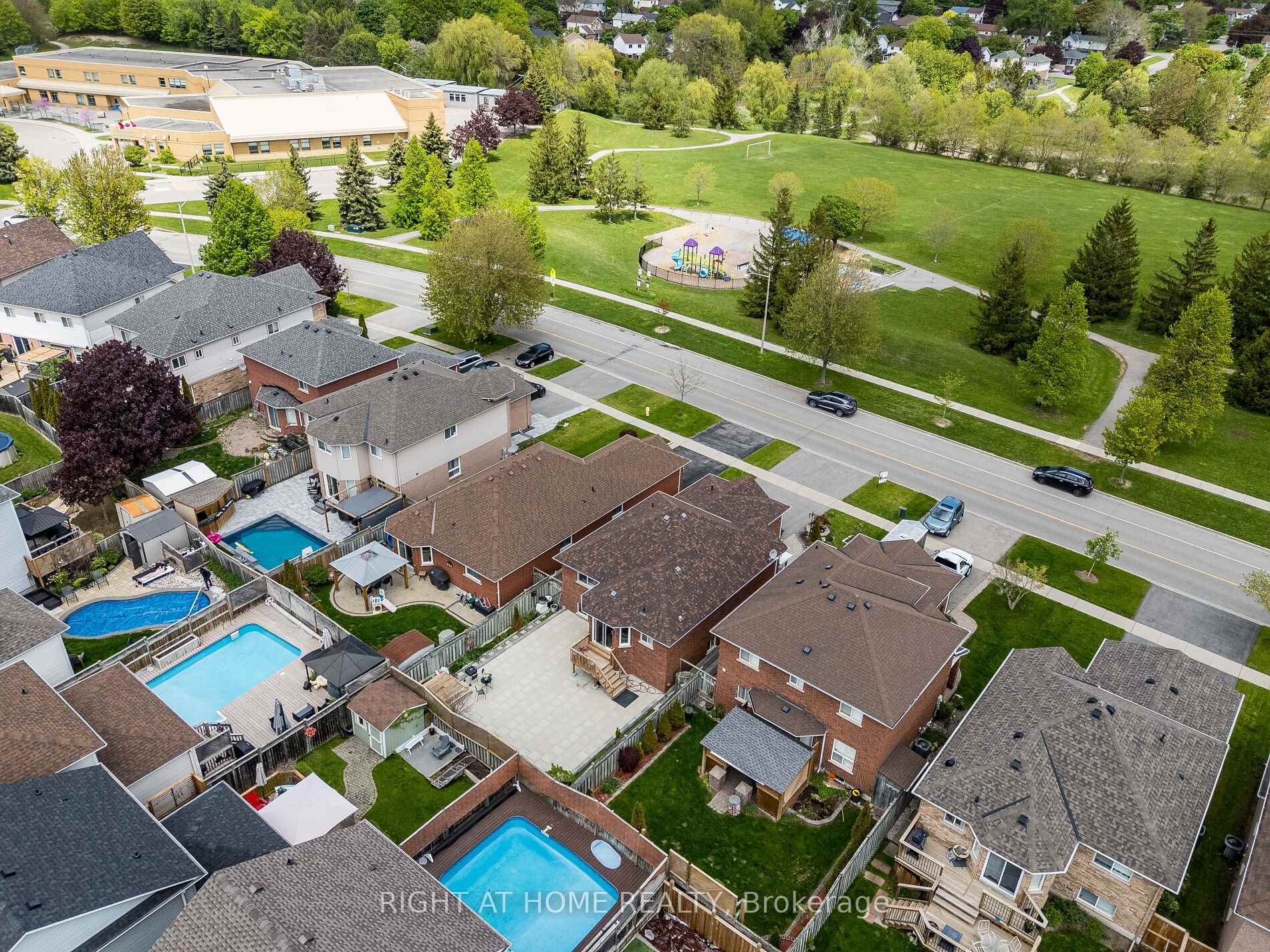 Photo 46 of 28 West Side Drive, Clarington, Bowmanville — HOMEH
