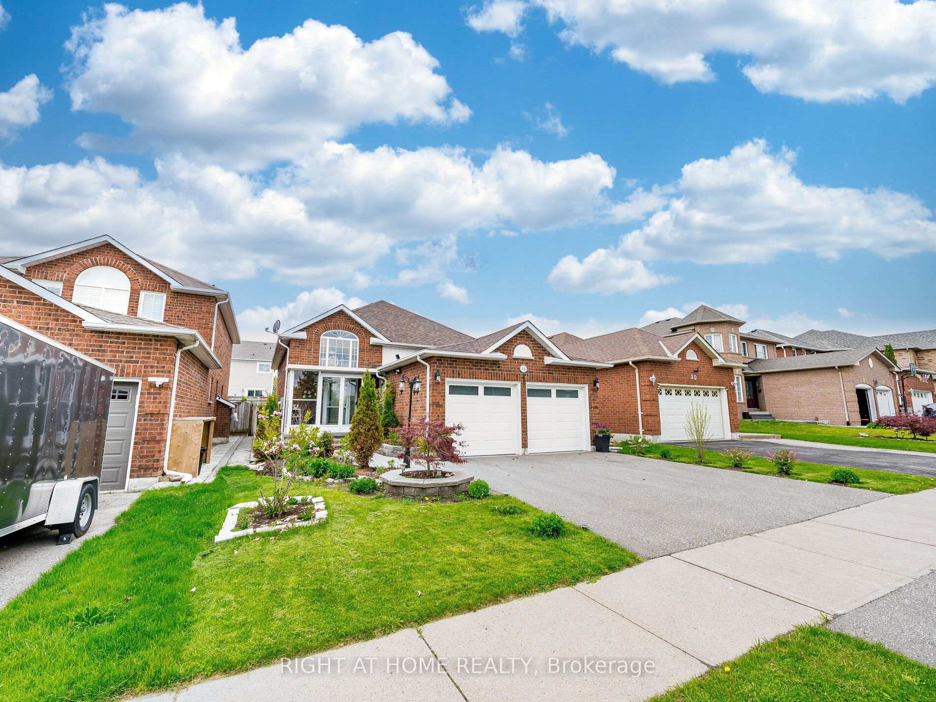 Photo 48 of 28 West Side Drive, Clarington, Bowmanville — HOMEH