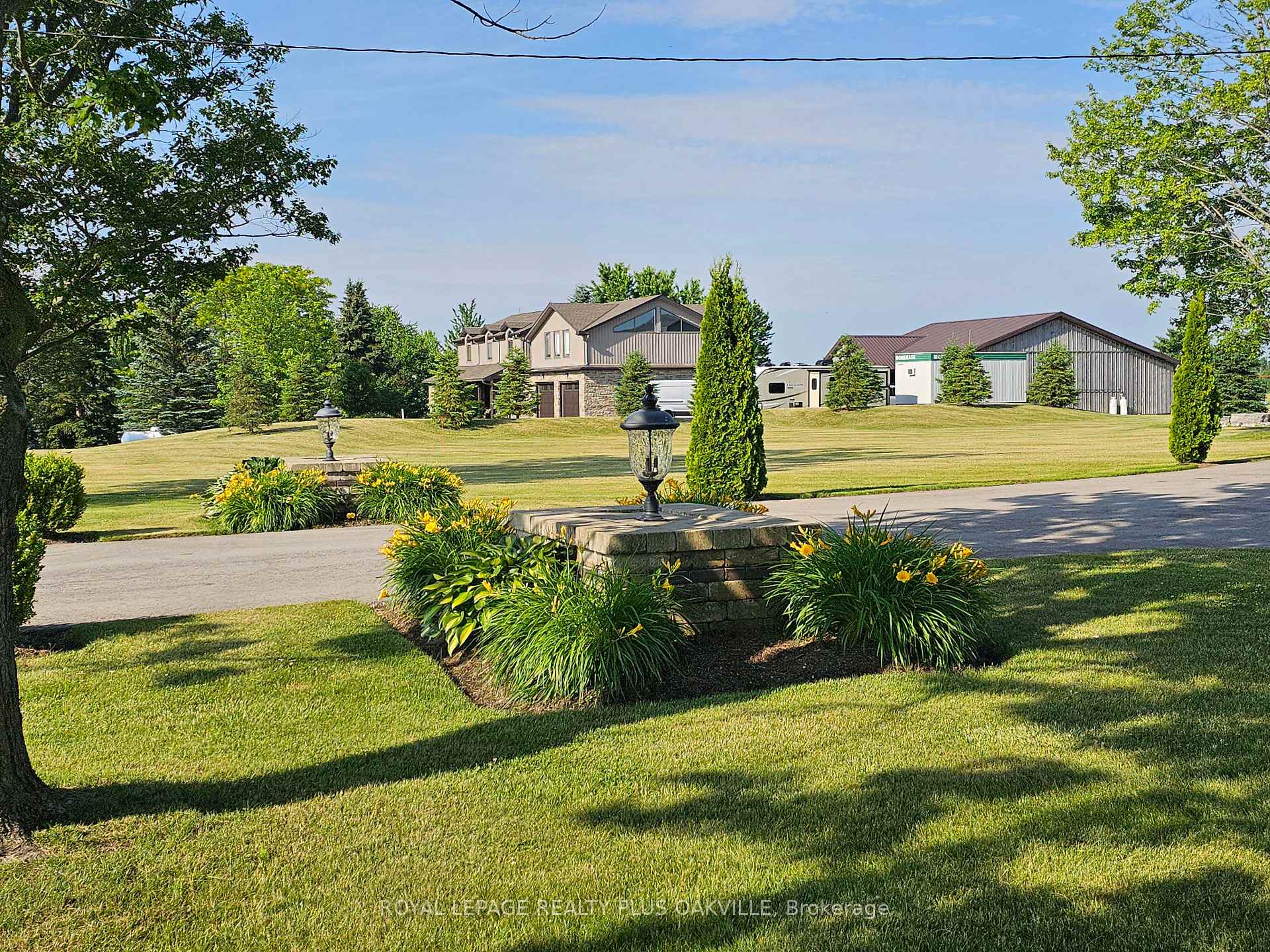 Photo 6 of 322 Russ Road, Grimsby, Grimsby Escarpment — HOMEH