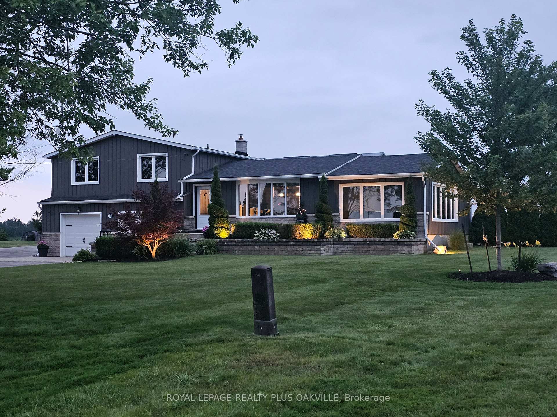 Photo 10 of 322 Russ Road, Grimsby, Grimsby Escarpment — HOMEH