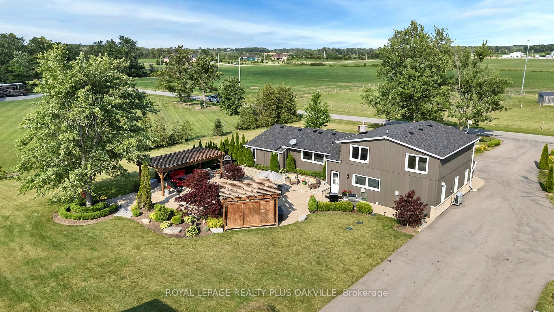 Photo 16 of 322 Russ Road, Grimsby, Grimsby Escarpment — HOMEH