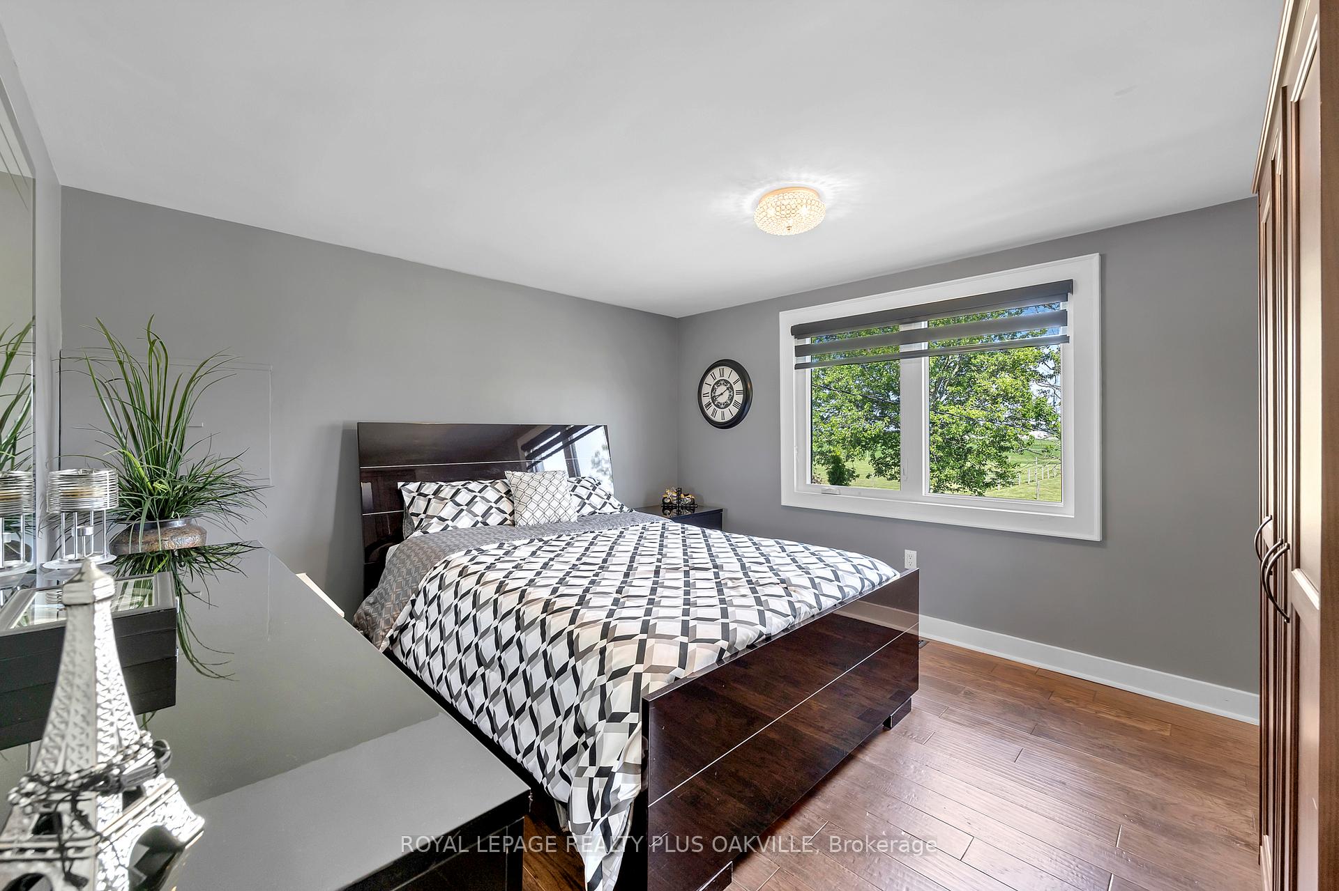 Photo 32 of 322 Russ Road, Grimsby, Grimsby Escarpment — HOMEH