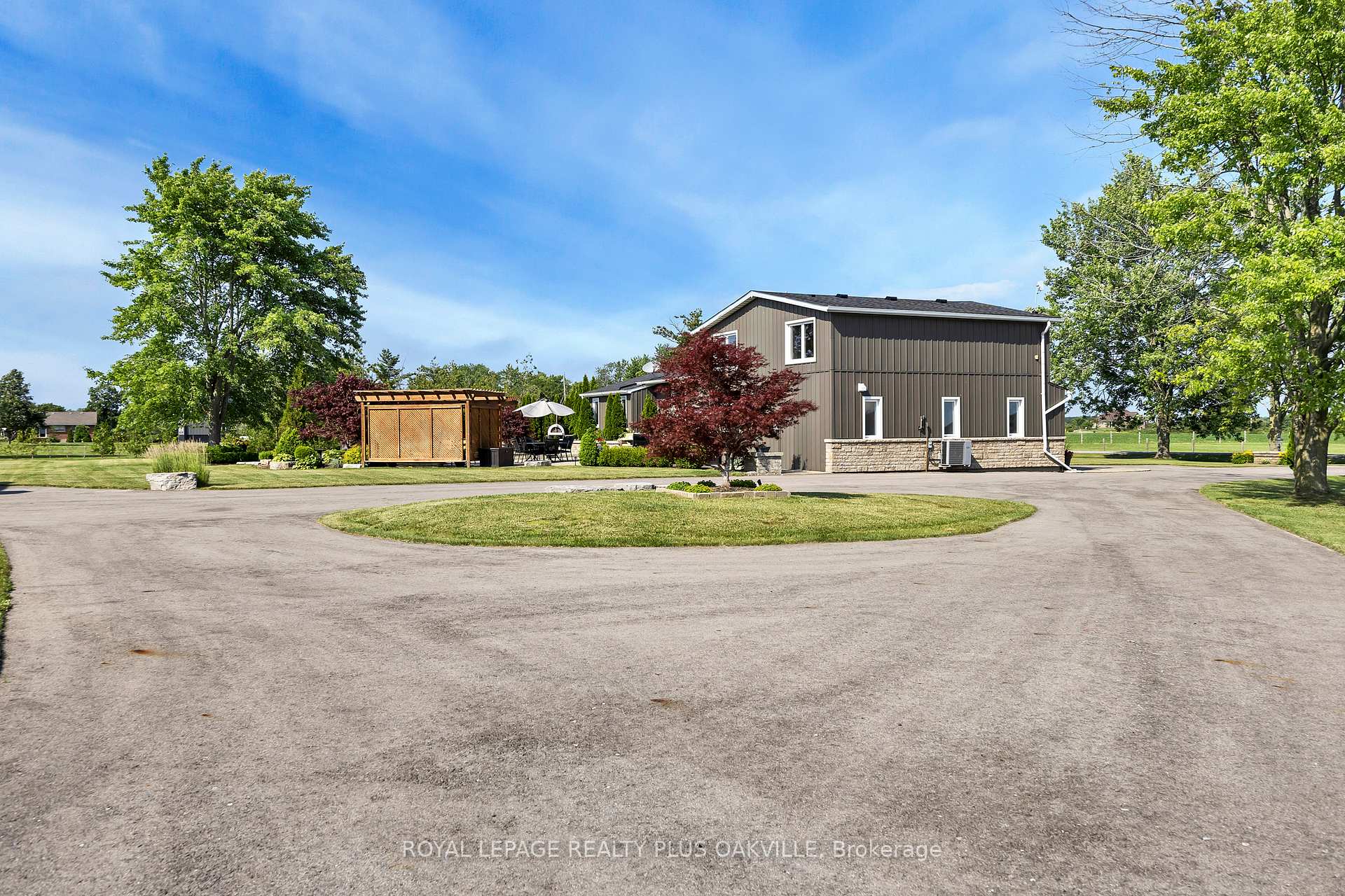 Photo 39 of 322 Russ Road, Grimsby, Grimsby Escarpment — HOMEH