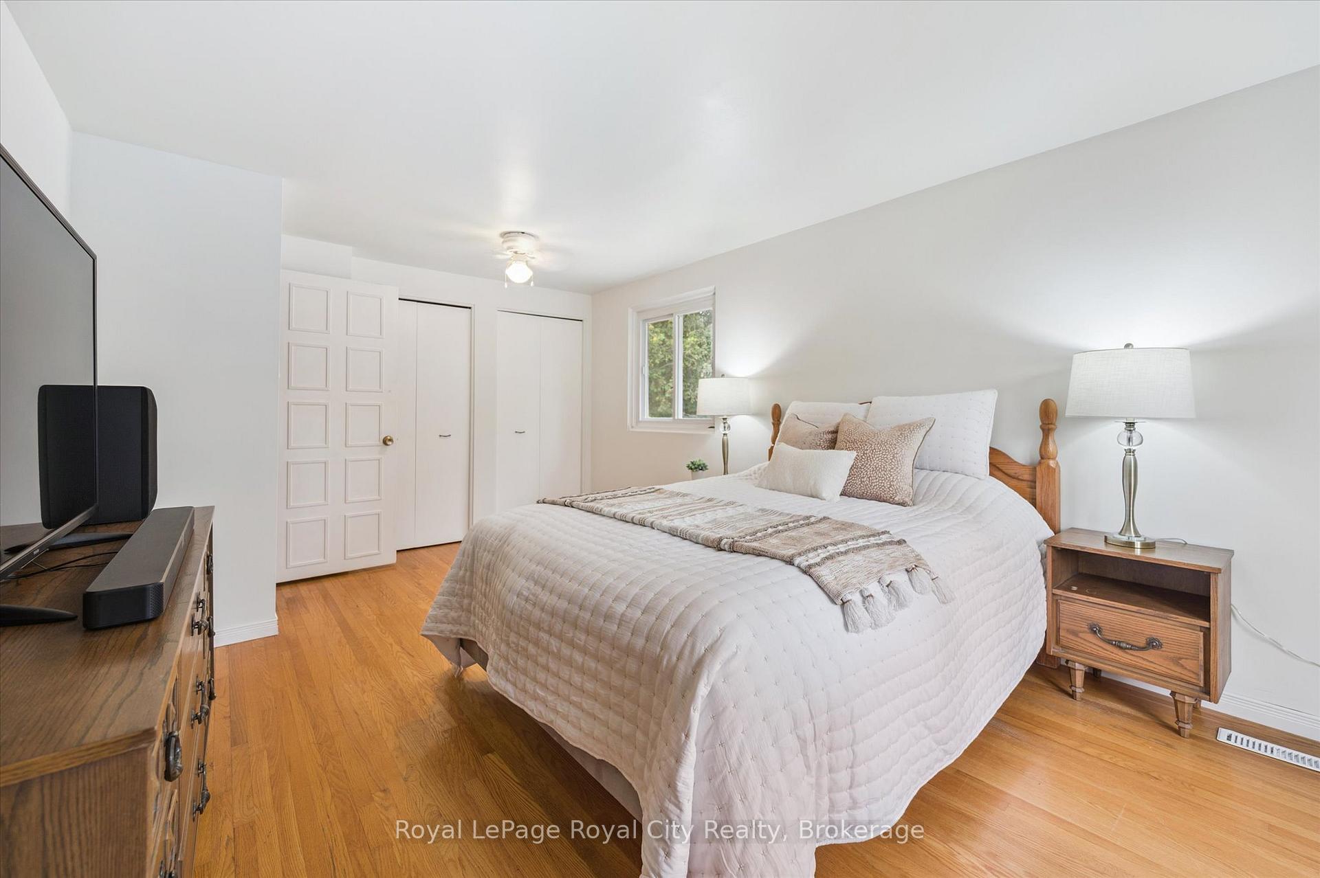 Photo 22 of 47 Argyle Drive, Guelph, Dovercliffe Park/Old University — HOMEH