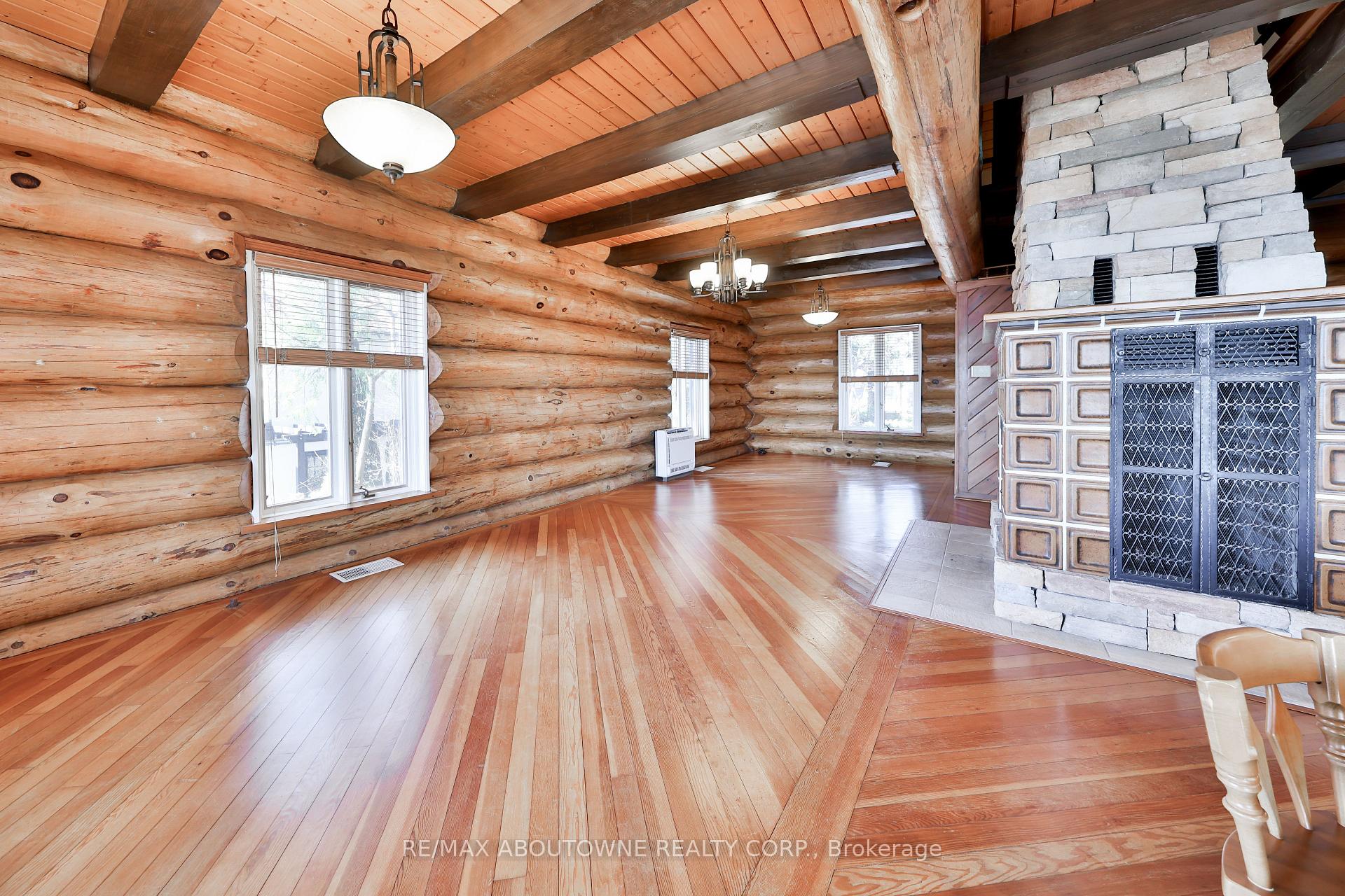 Photo 10 of 270 North Shore Boulevard E, Burlington, LaSalle — HOMEH