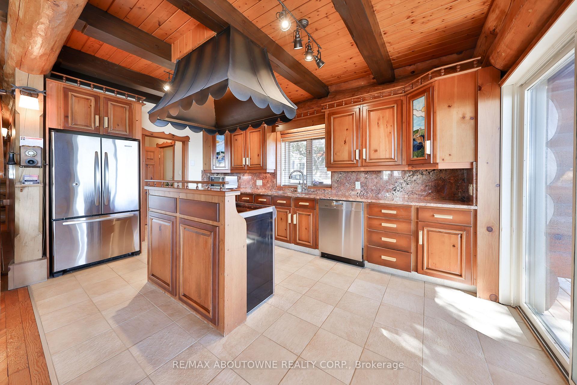 Photo 16 of 270 North Shore Boulevard E, Burlington, LaSalle — HOMEH