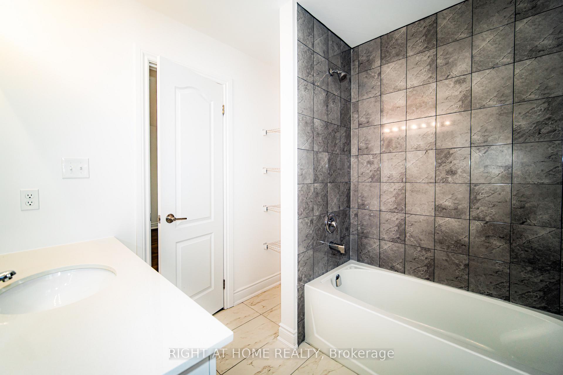 Photo 14 of 31 Brown Bear Street, Barrie, Rural Barrie Southwest — HOMEH