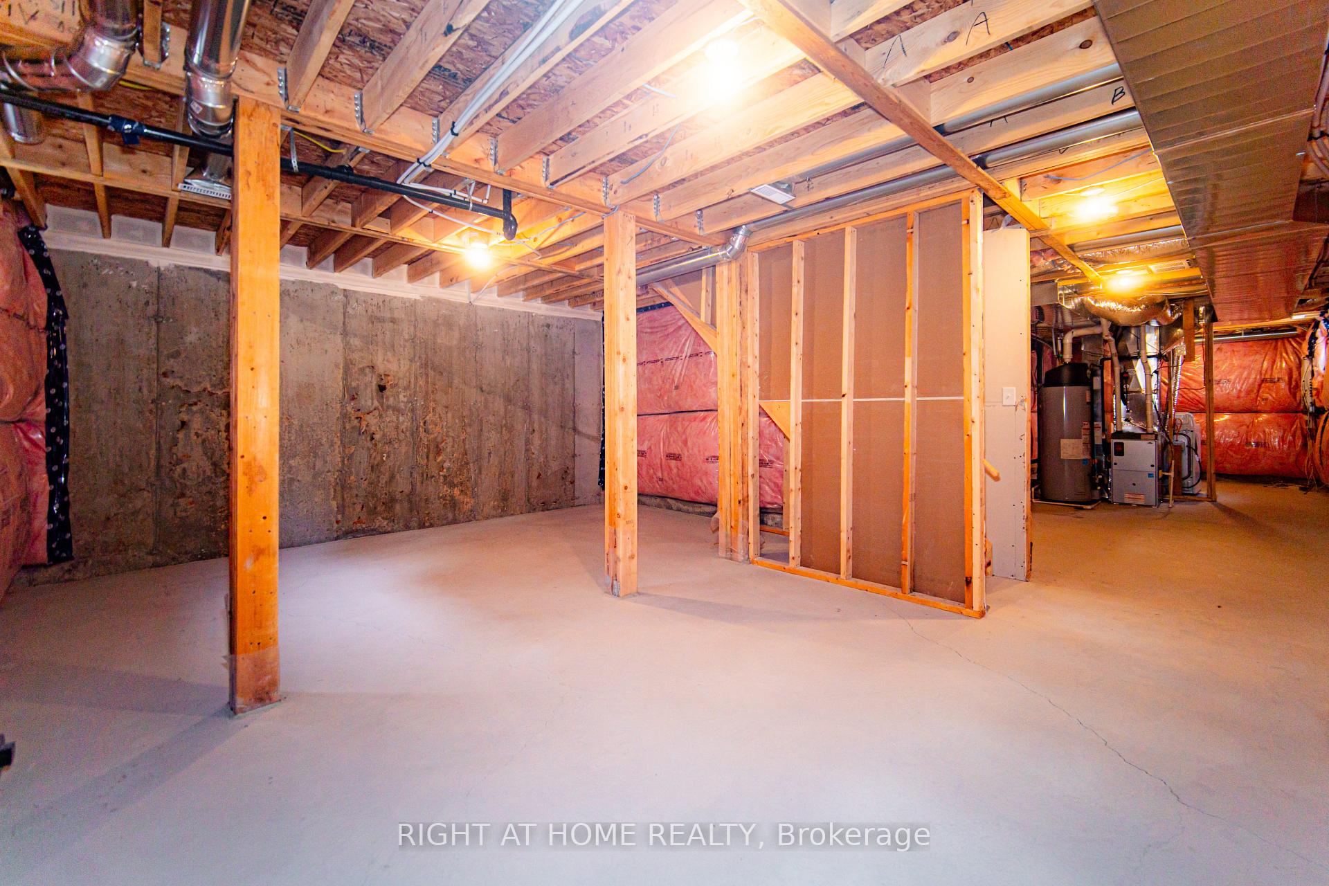 Photo 16 of 31 Brown Bear Street, Barrie, Rural Barrie Southwest — HOMEH