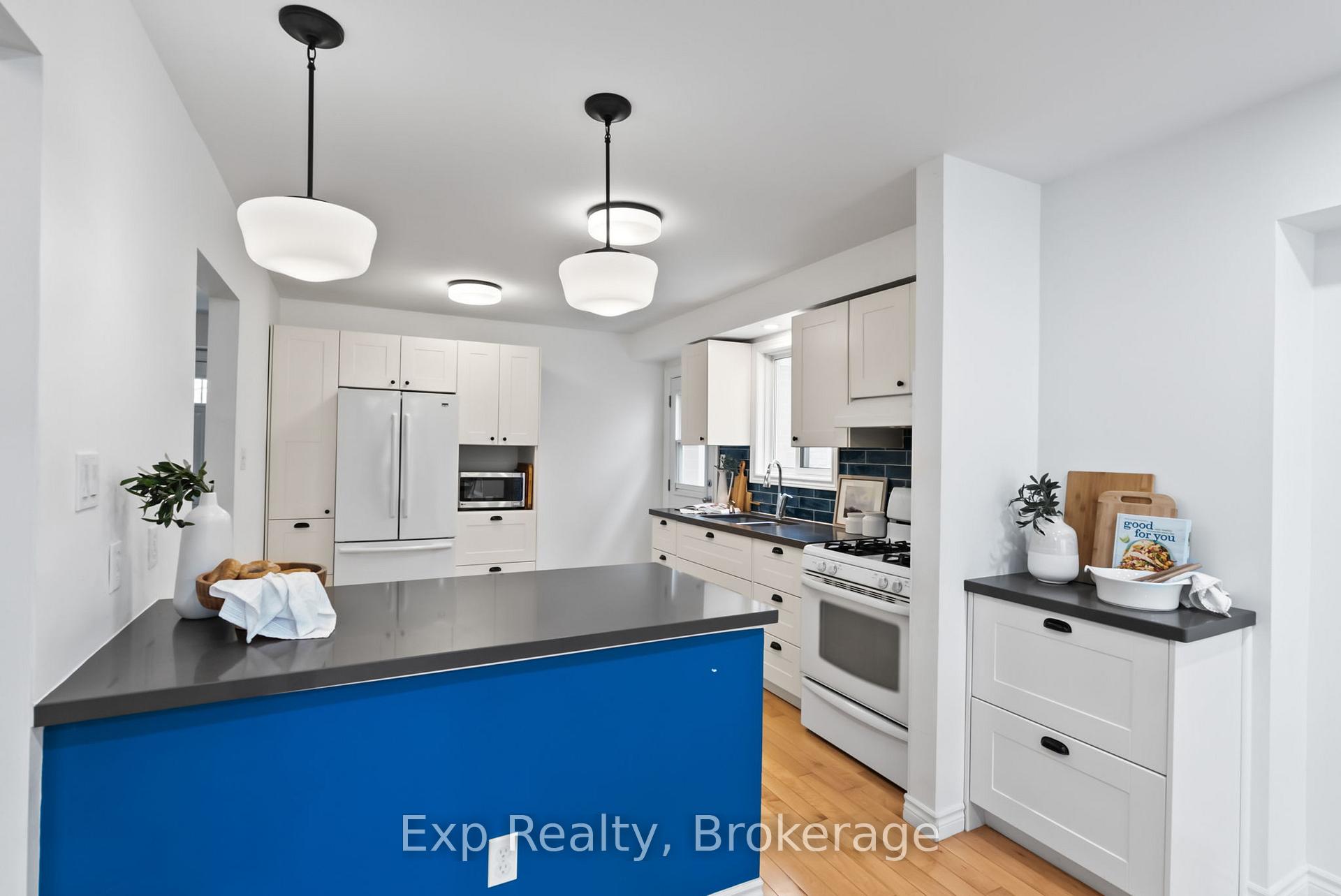 Photo 7 of 54 Hobbs Drive, Clarington, Bowmanville — HOMEH
