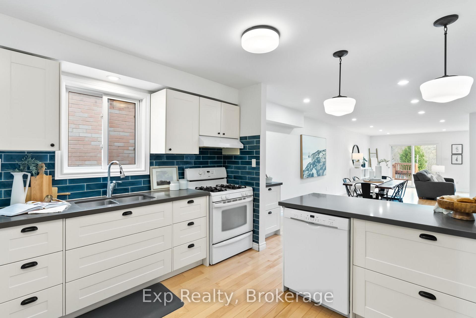 Photo 10 of 54 Hobbs Drive, Clarington, Bowmanville — HOMEH