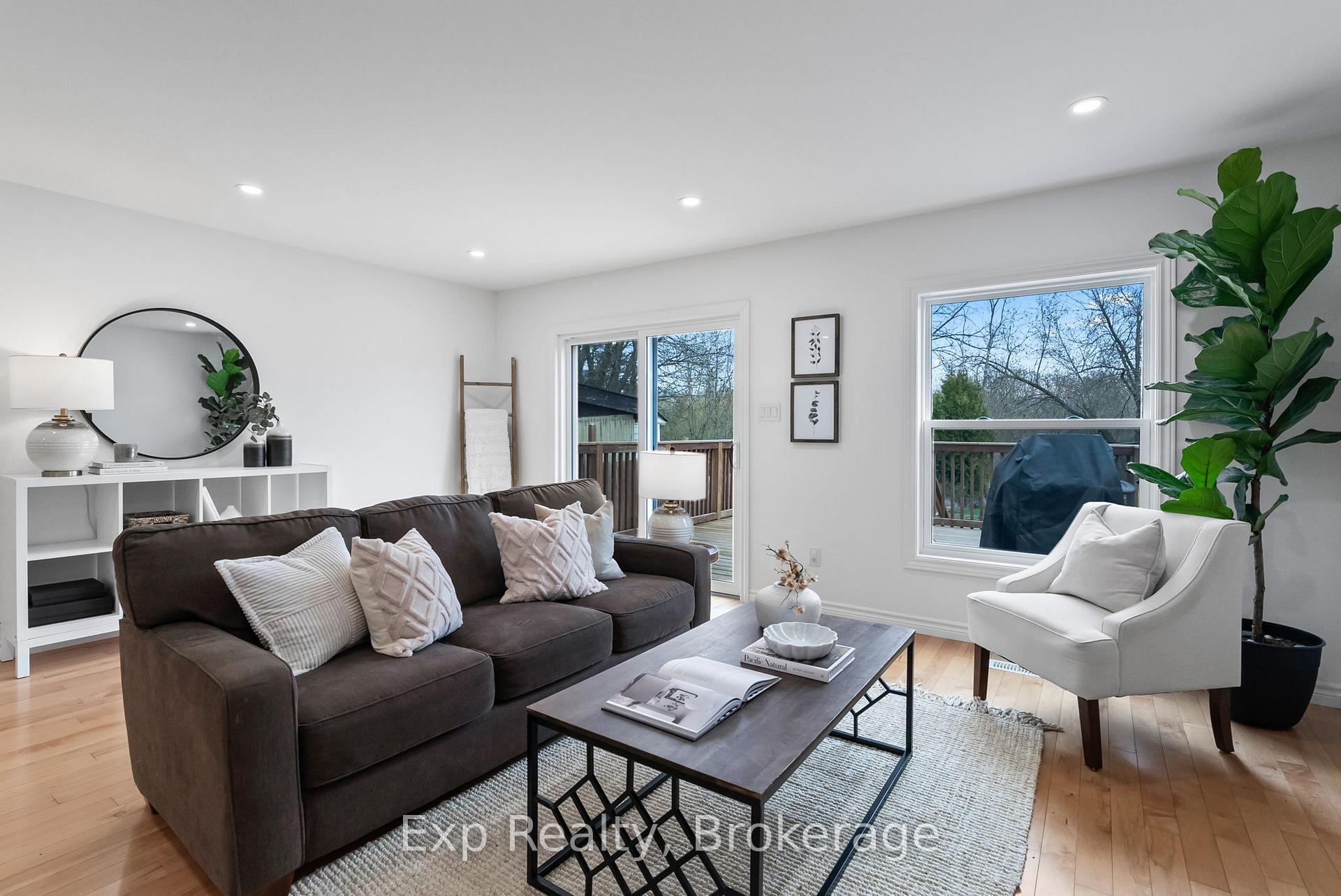 Photo 15 of 54 Hobbs Drive, Clarington, Bowmanville — HOMEH
