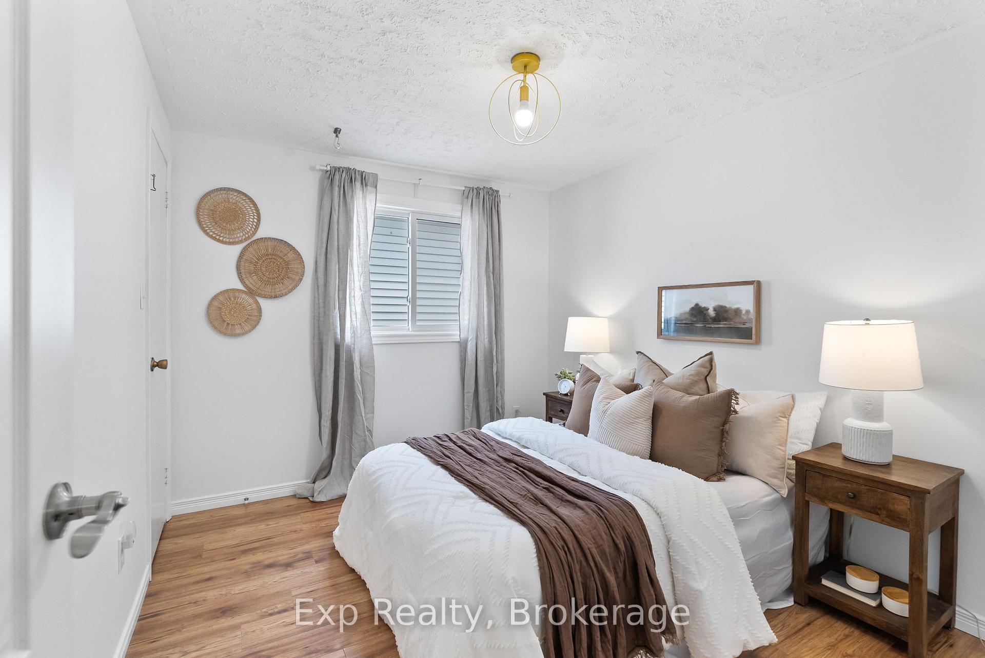 Photo 34 of 54 Hobbs Drive, Clarington, Bowmanville — HOMEH