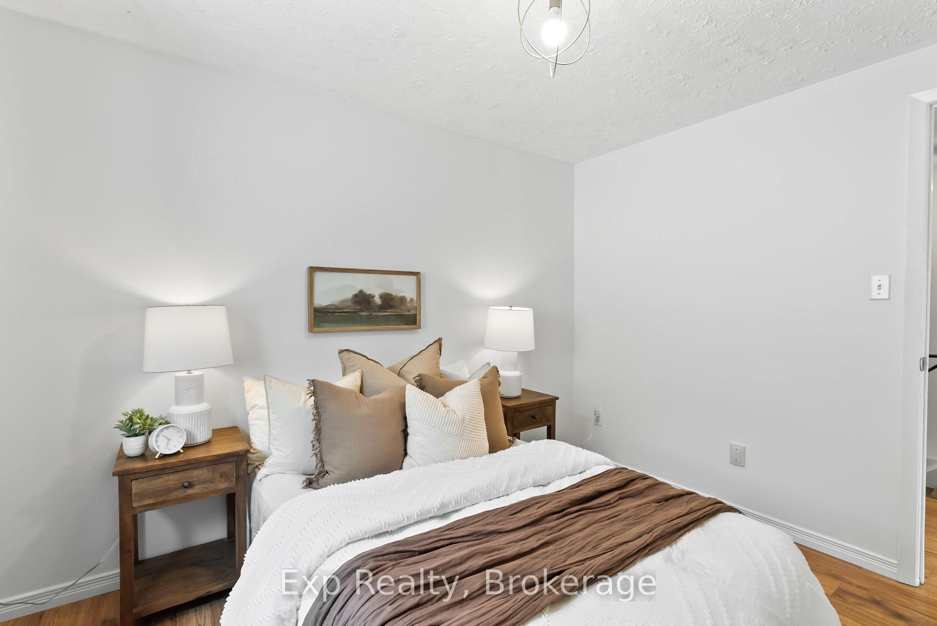 Photo 35 of 54 Hobbs Drive, Clarington, Bowmanville — HOMEH