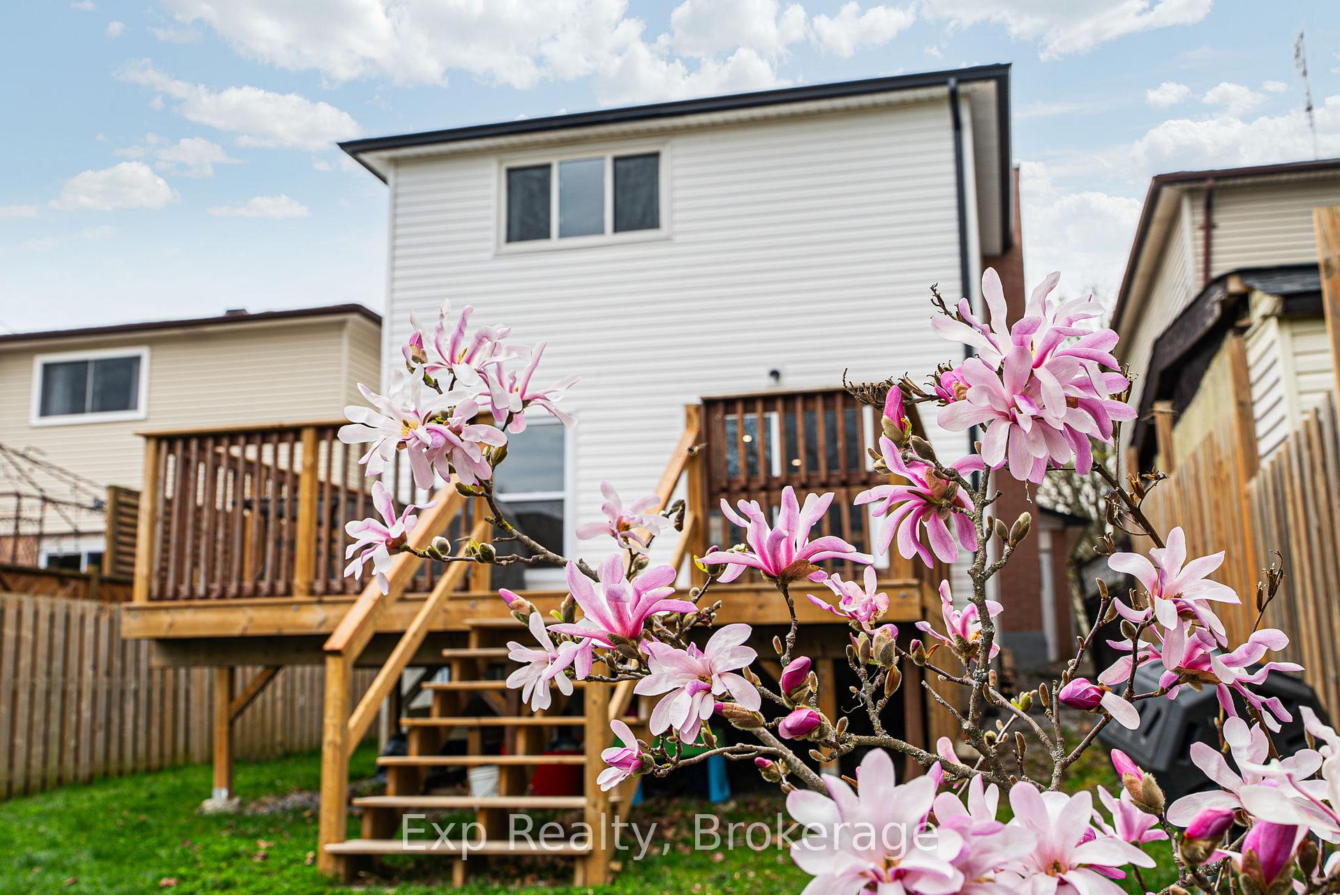 Photo 43 of 54 Hobbs Drive, Clarington, Bowmanville — HOMEH