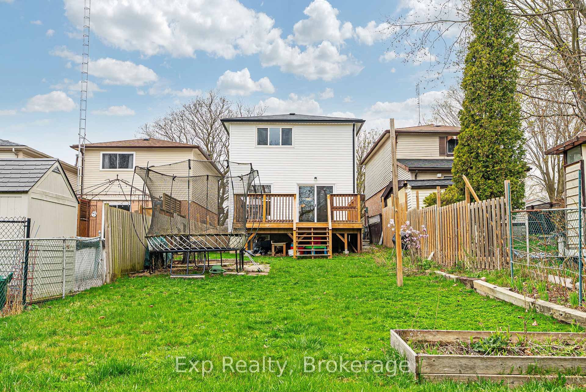Photo 48 of 54 Hobbs Drive, Clarington, Bowmanville — HOMEH