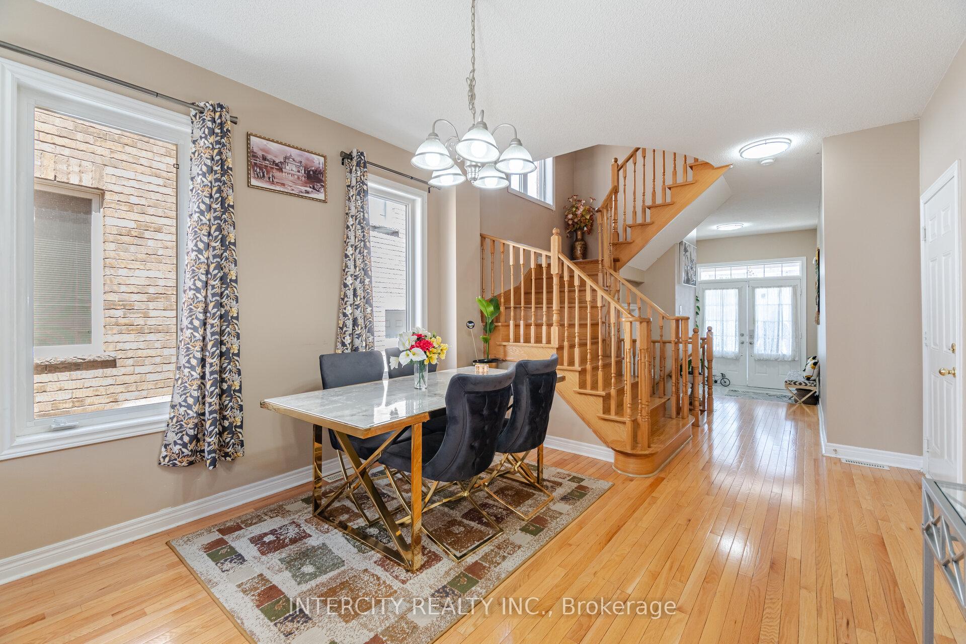 Photo 8 of 30 Pape Drive, Brampton, Sandringham-Wellington — HOMEH