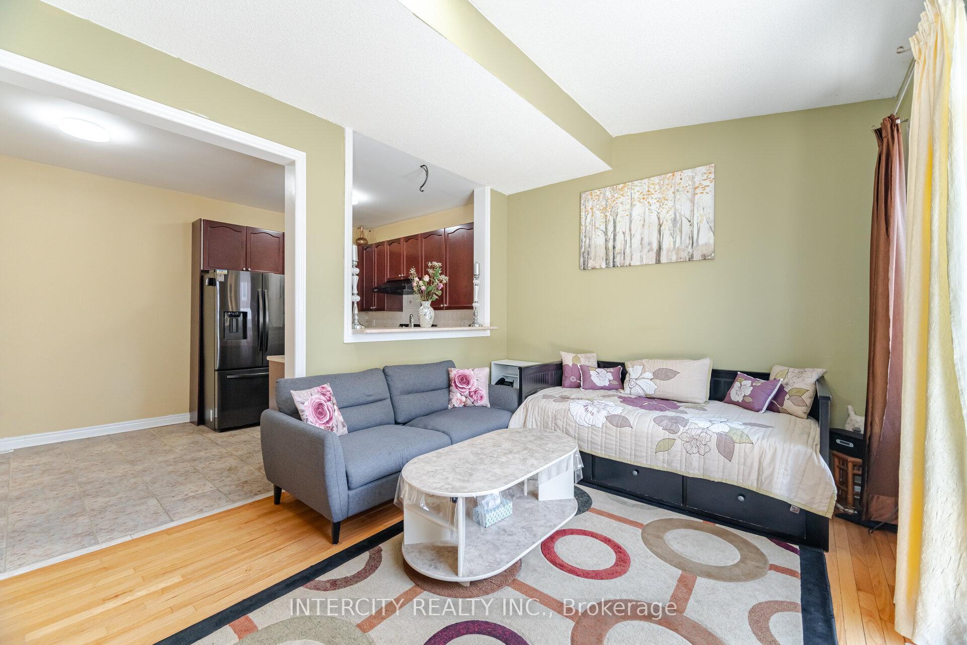 Photo 33 of 30 Pape Drive, Brampton, Sandringham-Wellington — HOMEH