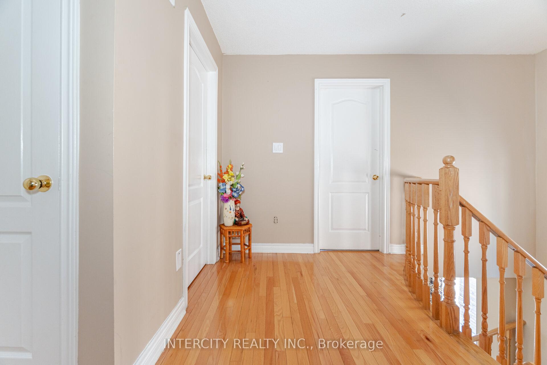 Photo 11 of 30 Pape Drive, Brampton, Sandringham-Wellington — HOMEH
