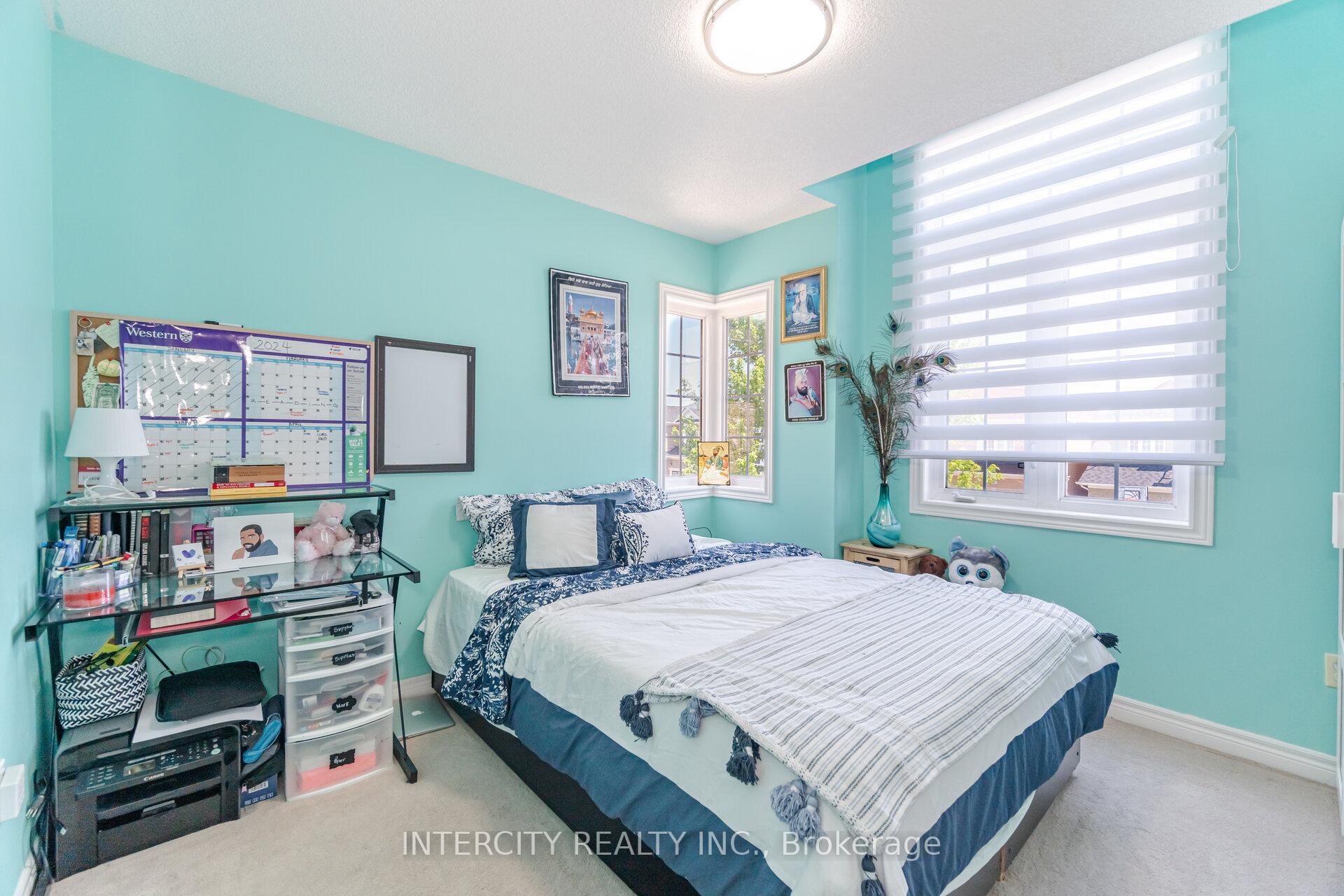 Photo 36 of 30 Pape Drive, Brampton, Sandringham-Wellington — HOMEH