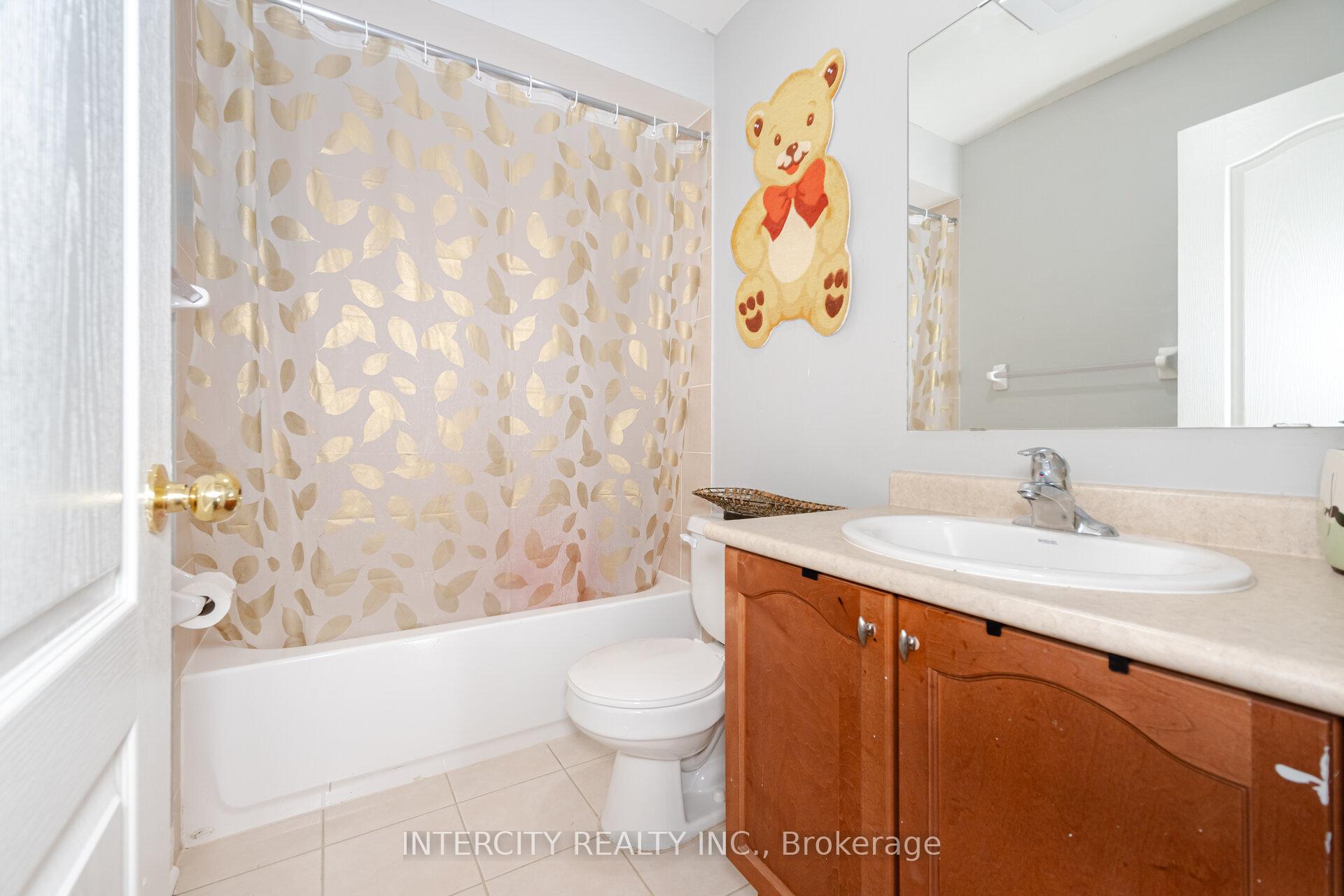 Photo 14 of 30 Pape Drive, Brampton, Sandringham-Wellington — HOMEH