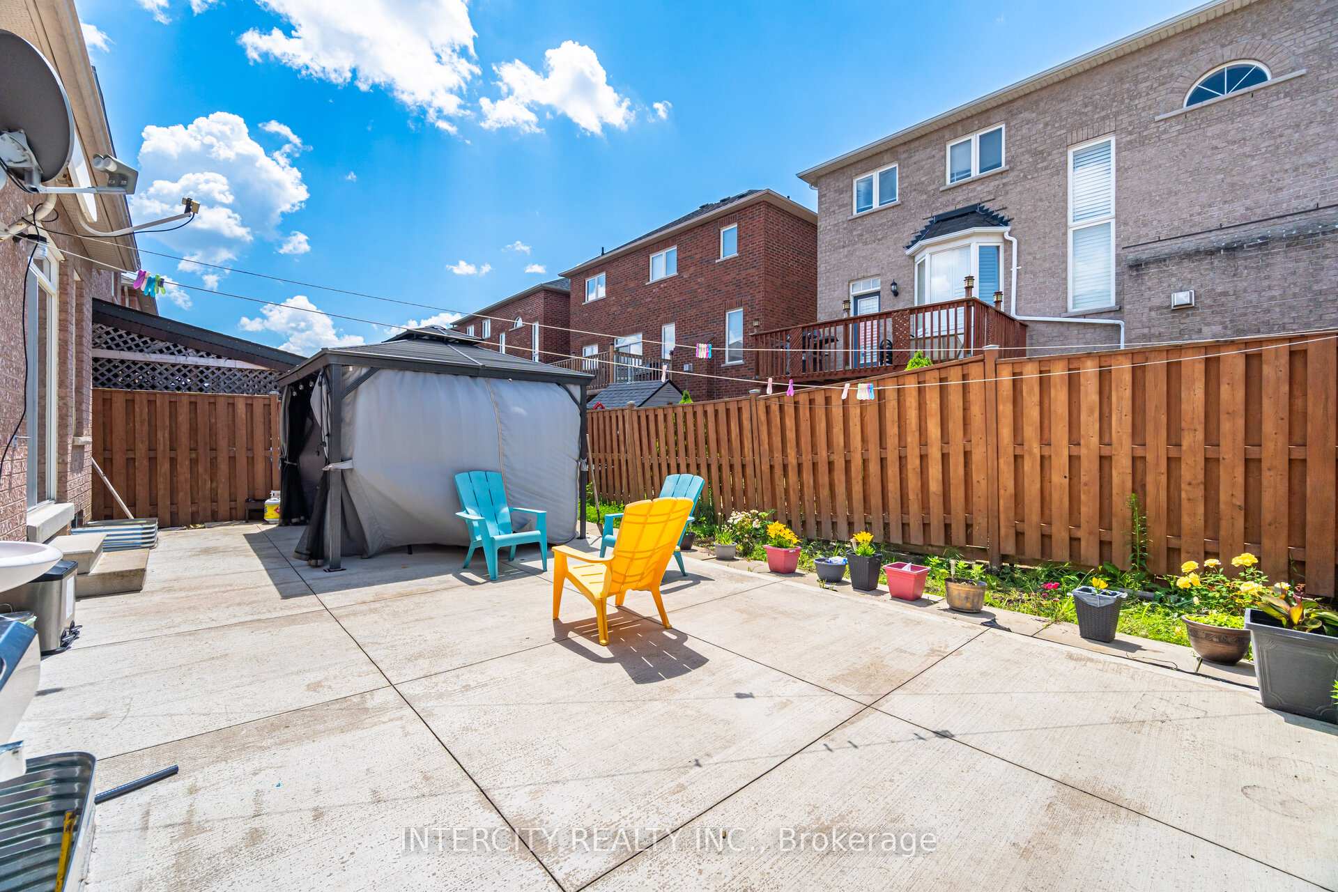 Photo 29 of 30 Pape Drive, Brampton, Sandringham-Wellington — HOMEH