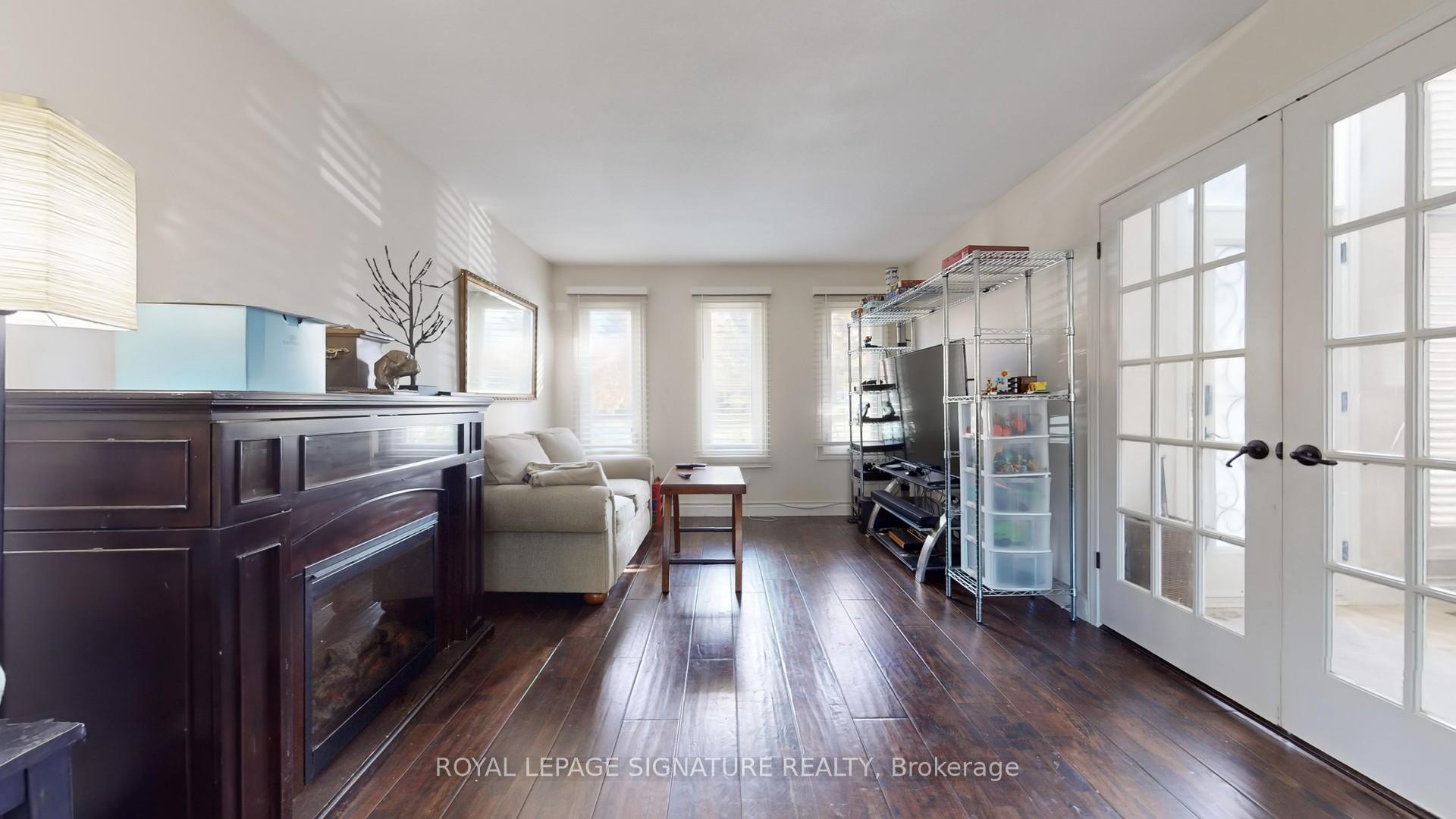 Photo 5 of 16 Mollison Court, Guelph, Kortright Hills — HOMEH