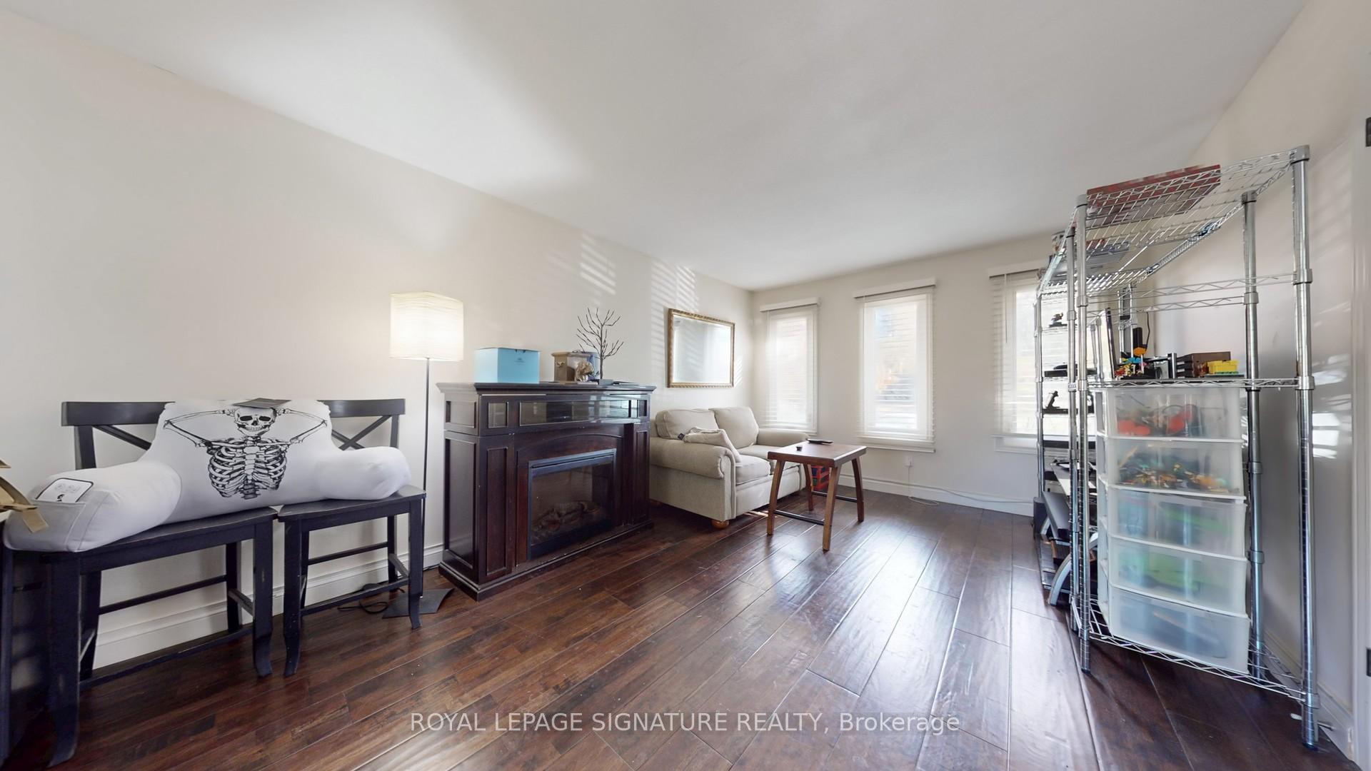 Photo 6 of 16 Mollison Court, Guelph, Kortright Hills — HOMEH