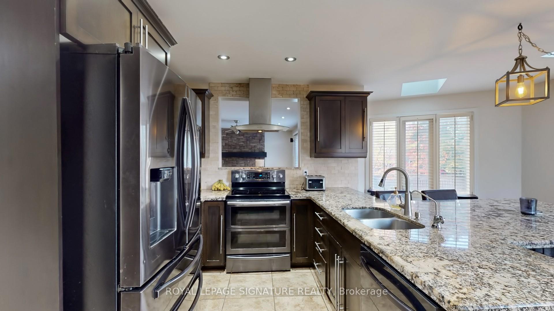 Photo 10 of 16 Mollison Court, Guelph, Kortright Hills — HOMEH