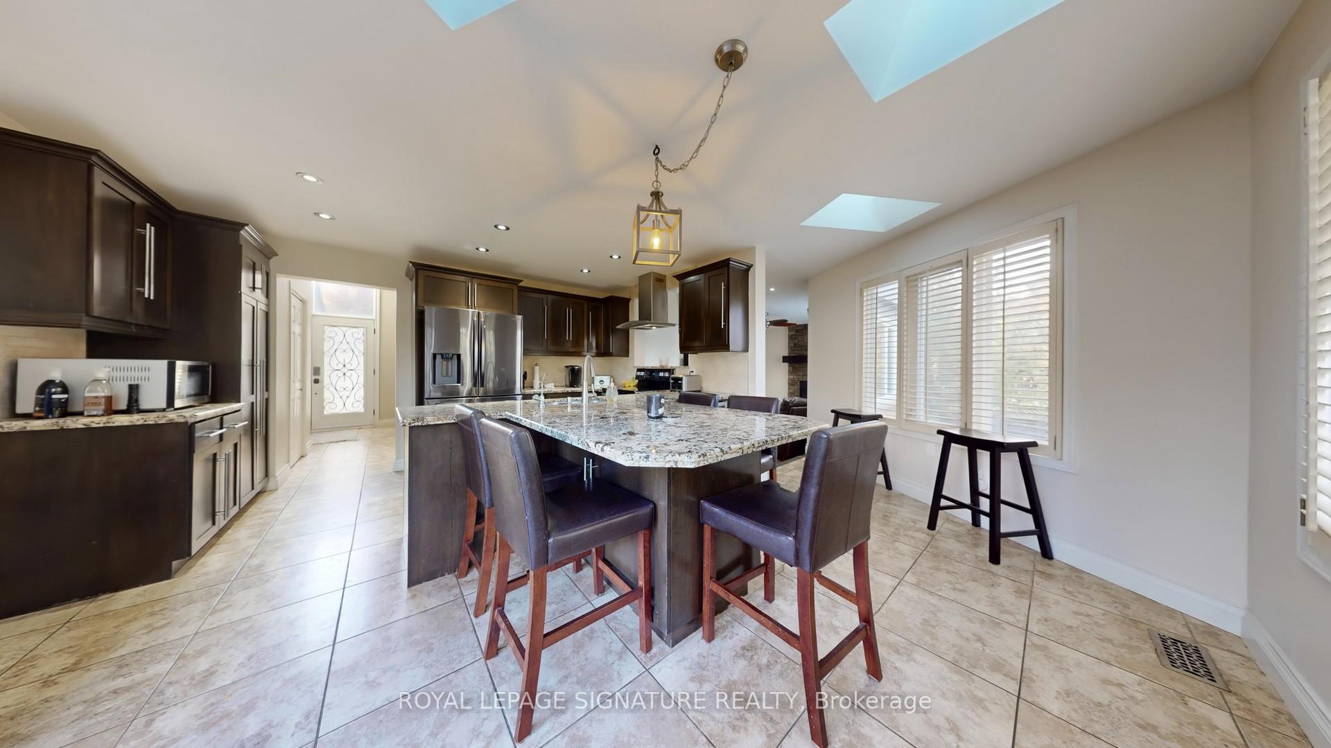 Photo 12 of 16 Mollison Court, Guelph, Kortright Hills — HOMEH